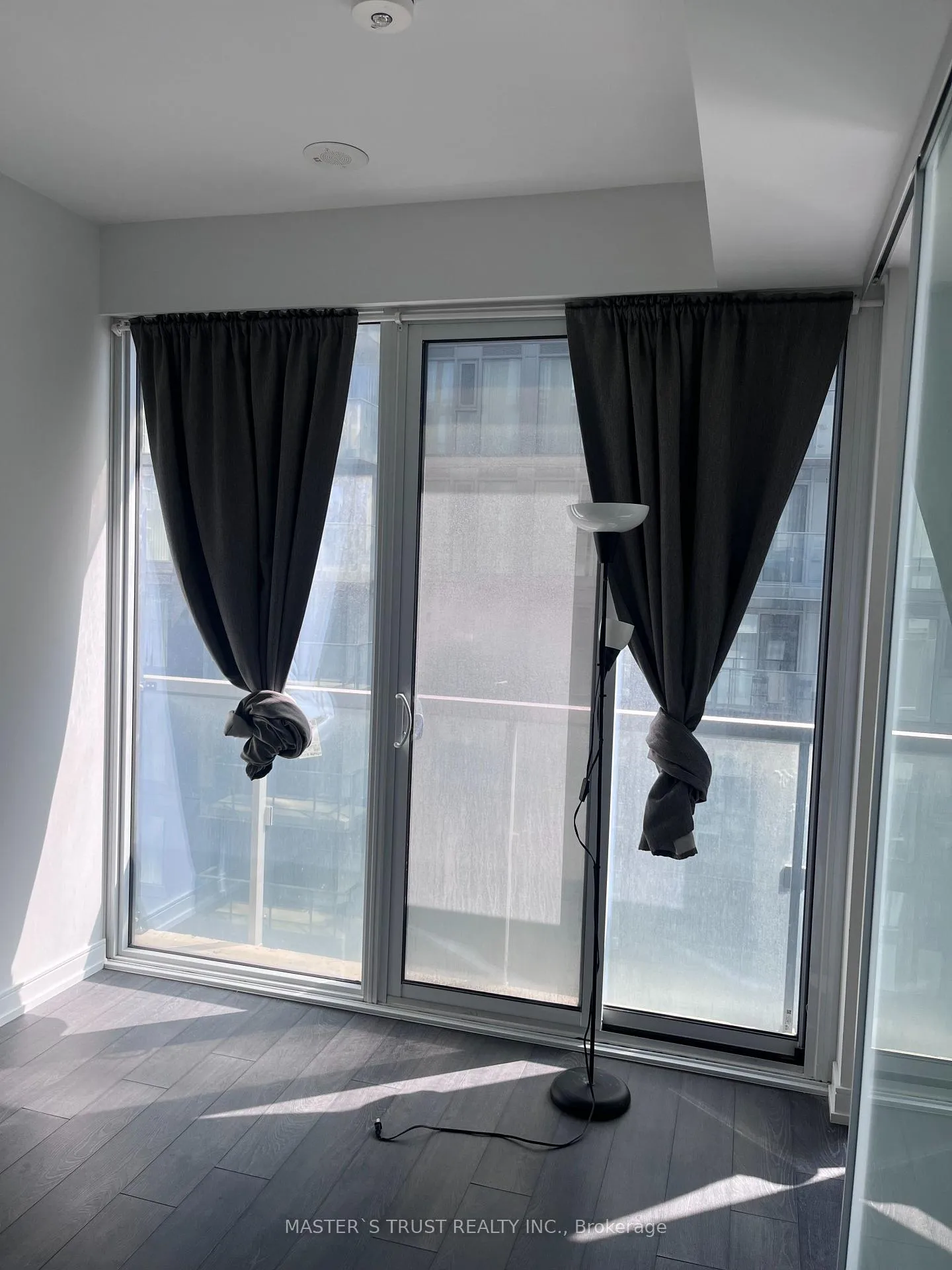 Photo 4 of Unit 2205, 28 Wellesley Street E, Toronto, Church-Yonge Corridor — HOMEH