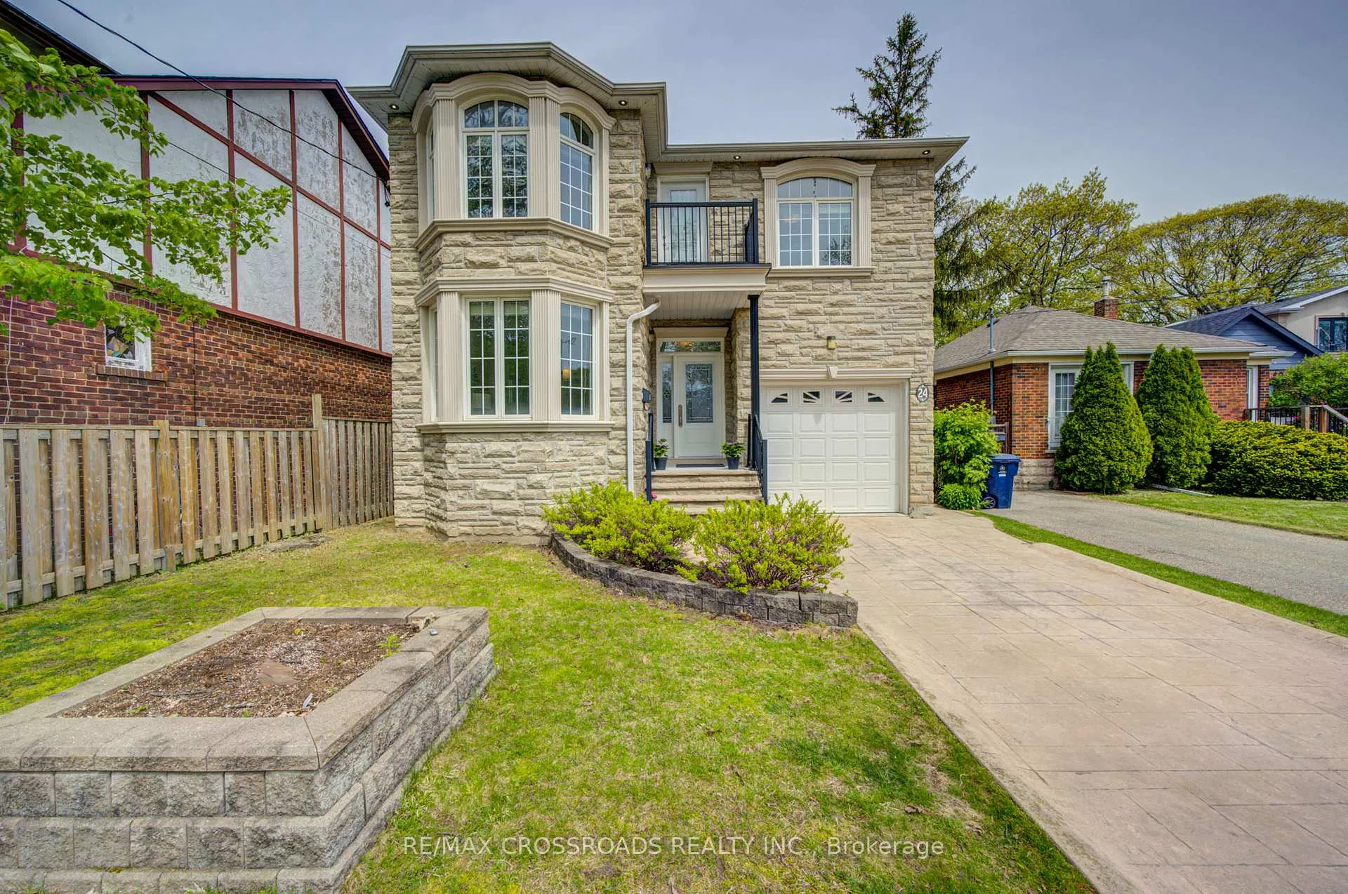 Photo 1 of 24 Lynn Road, Scarborough, Birchcliffe-Cliffside — HOMEH