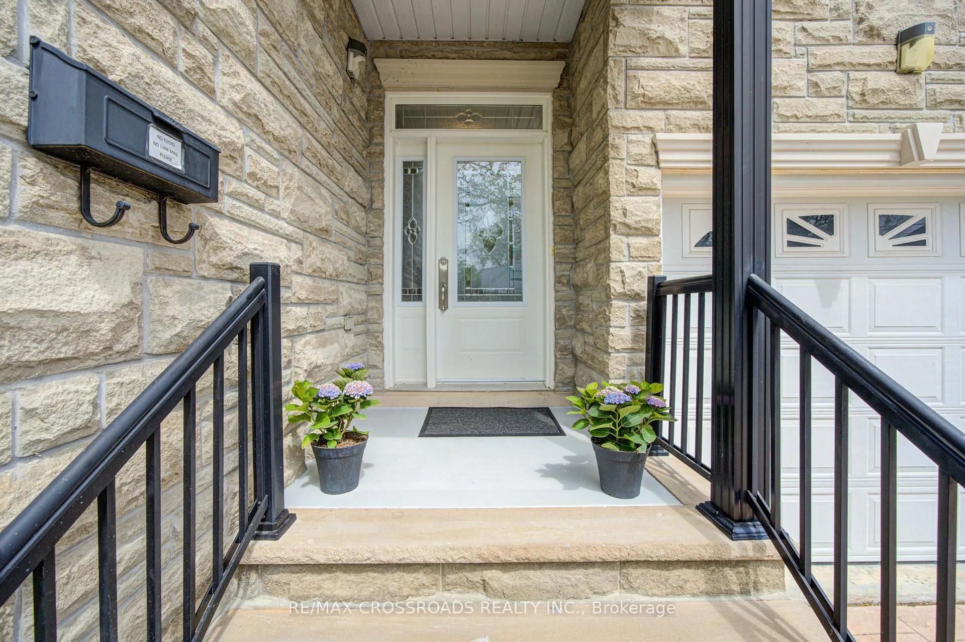 Photo 2 of 24 Lynn Road, Scarborough, Birchcliffe-Cliffside — HOMEH