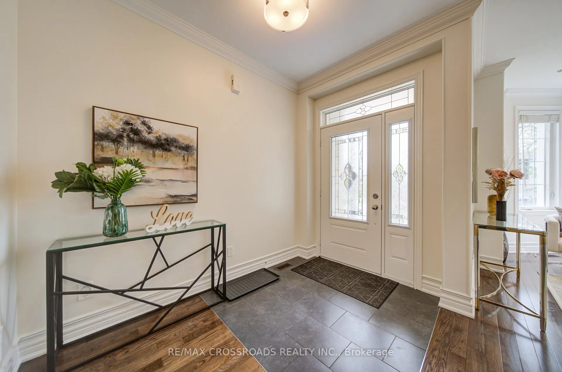 Photo 3 of 24 Lynn Road, Scarborough, Birchcliffe-Cliffside — HOMEH