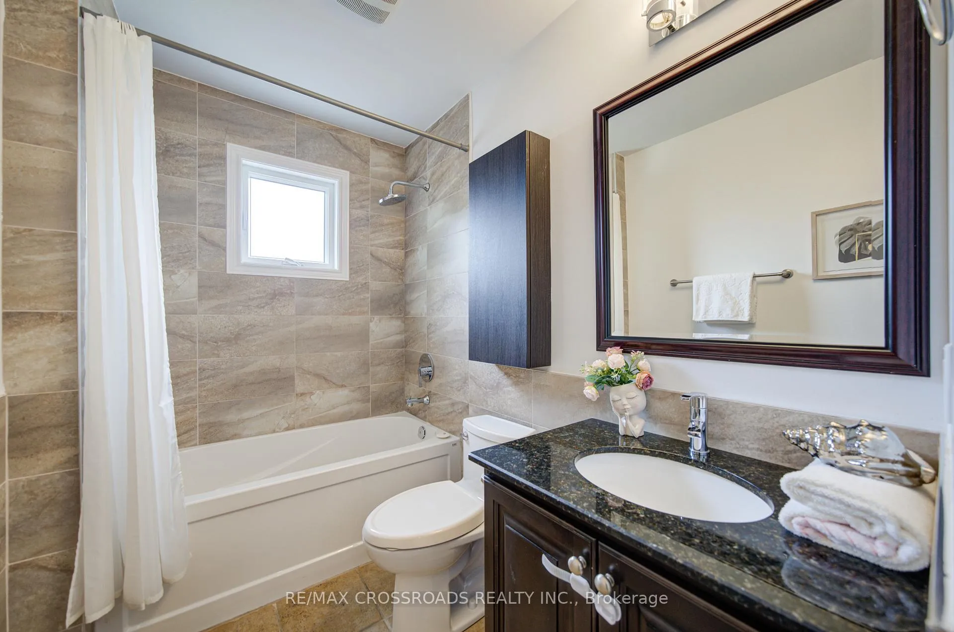 Photo 34 of 24 Lynn Road, Scarborough, Birchcliffe-Cliffside — HOMEH