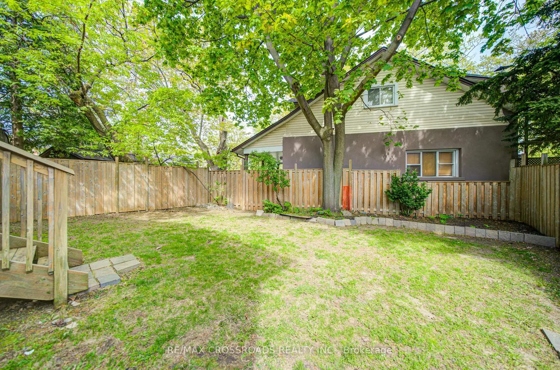 Photo 41 of 24 Lynn Road, Scarborough, Birchcliffe-Cliffside — HOMEH