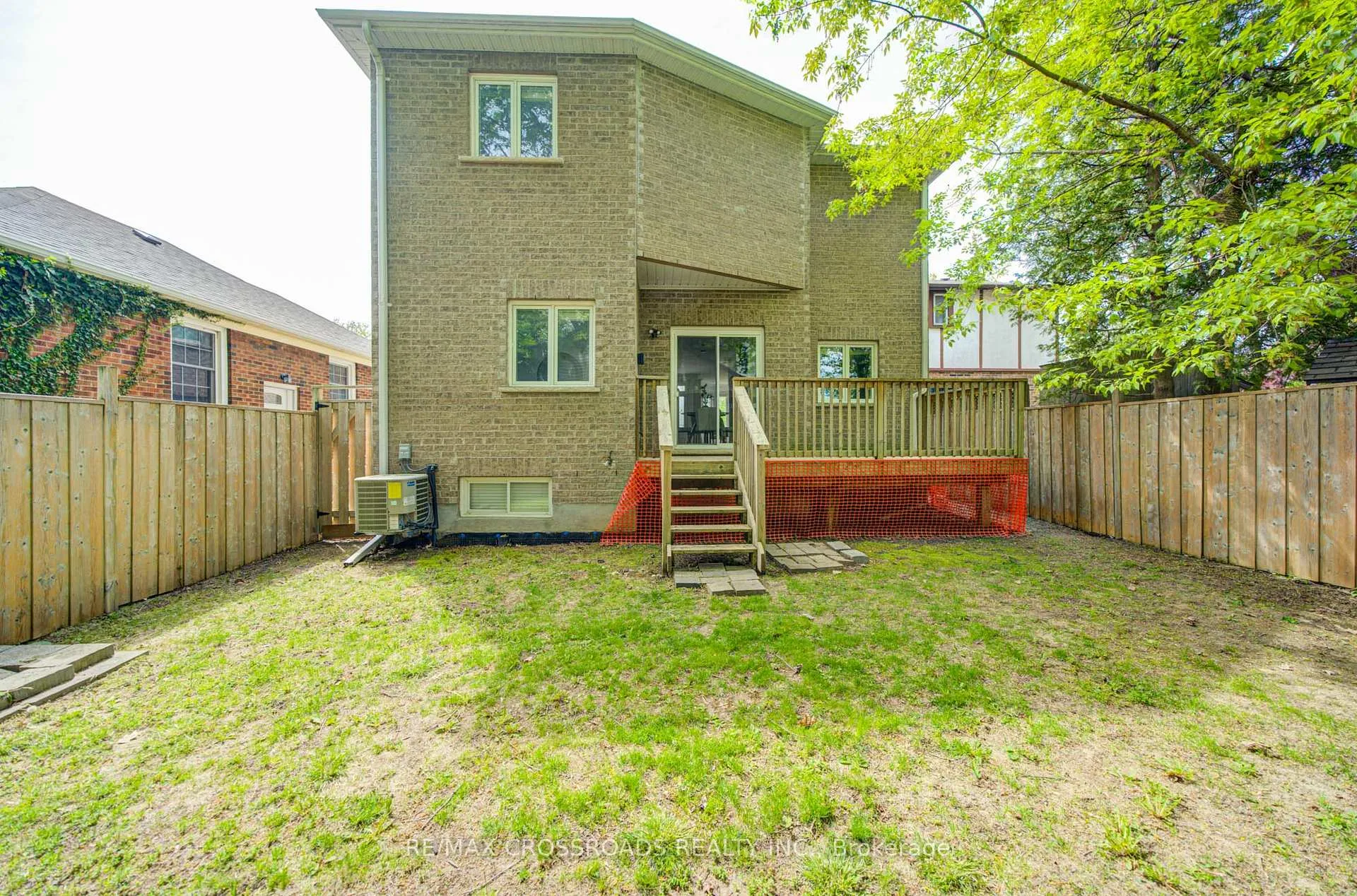 Photo 42 of 24 Lynn Road, Scarborough, Birchcliffe-Cliffside — HOMEH