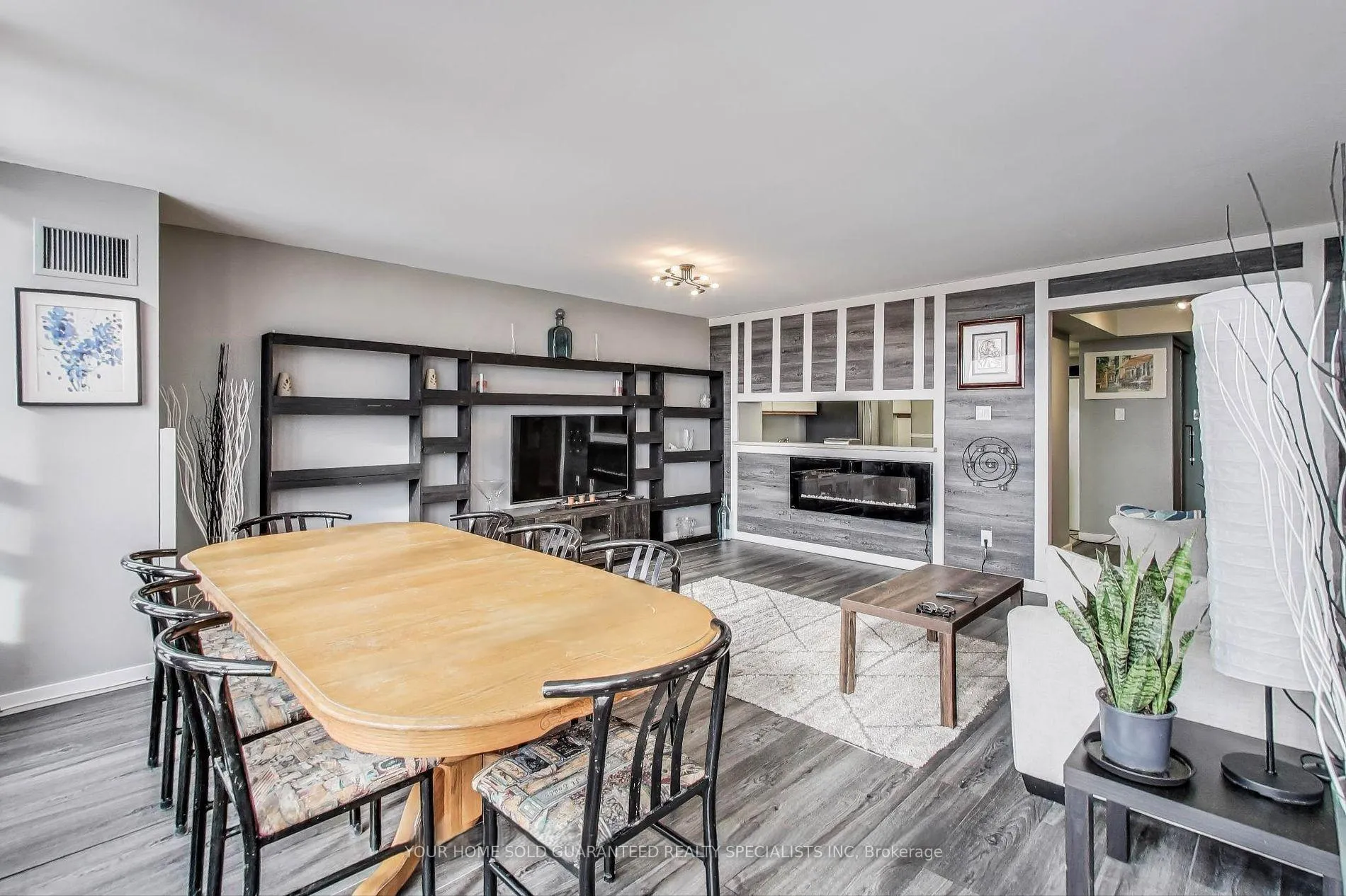 Photo 4 of Unit 805, 320 Mill Street, Brampton, Brampton South — HOMEH
