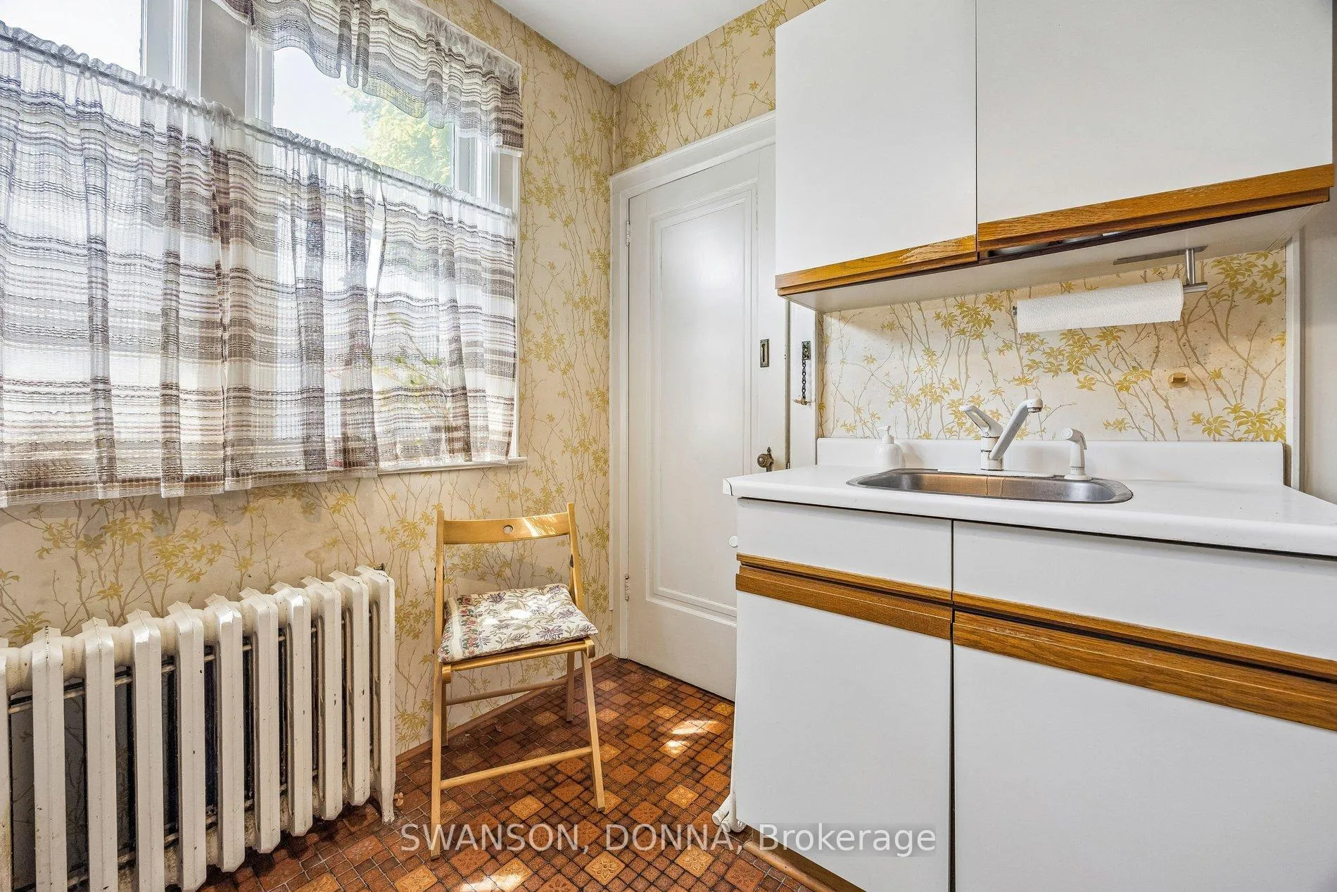 Photo 9 of 4 Preston Place, Toronto, Lawrence Park North — HOMEH