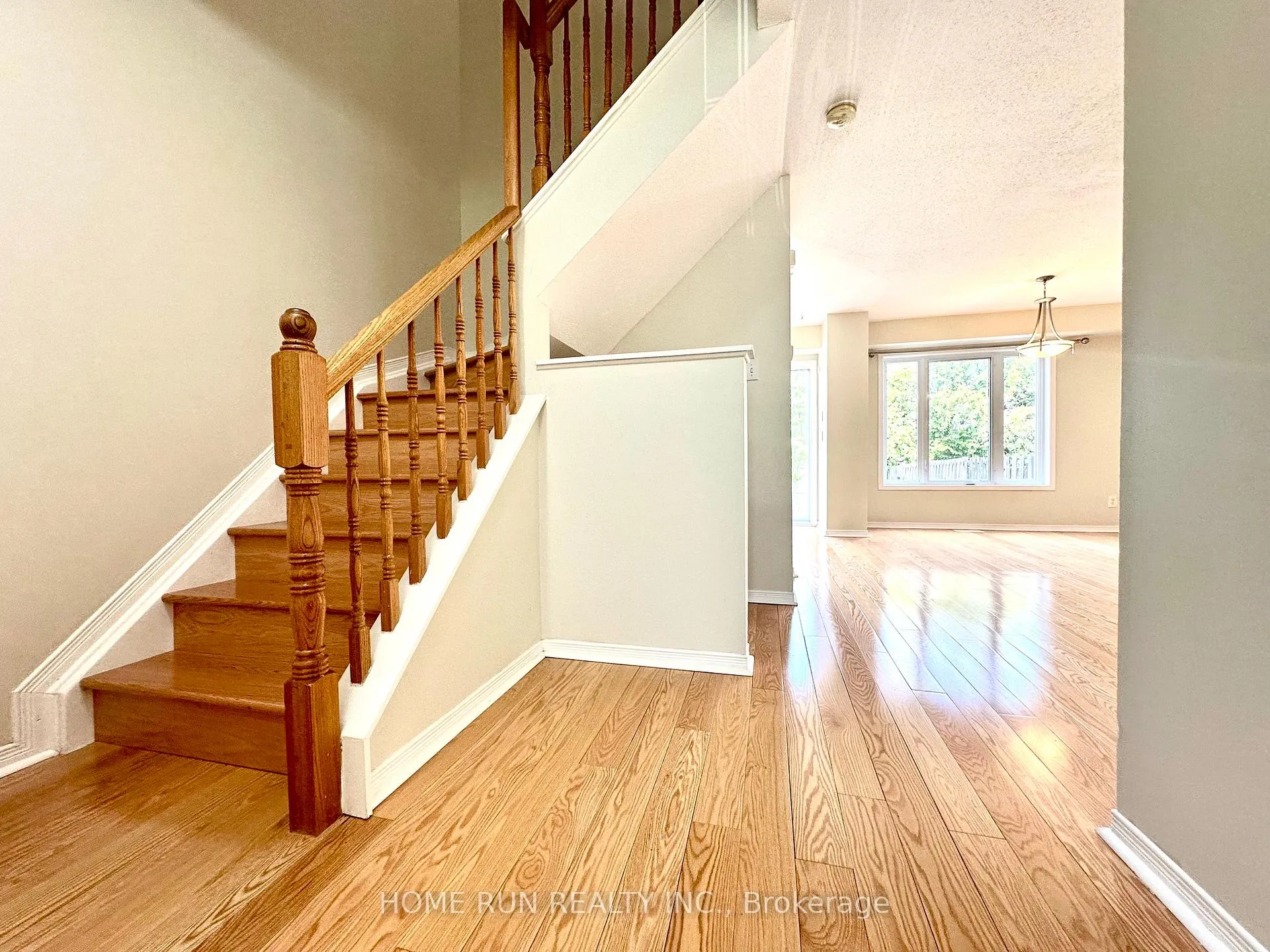 Photo 3 of 135 Kinross Private, Ottawa, Kanata - Morgan's Grant/South March — HOMEH