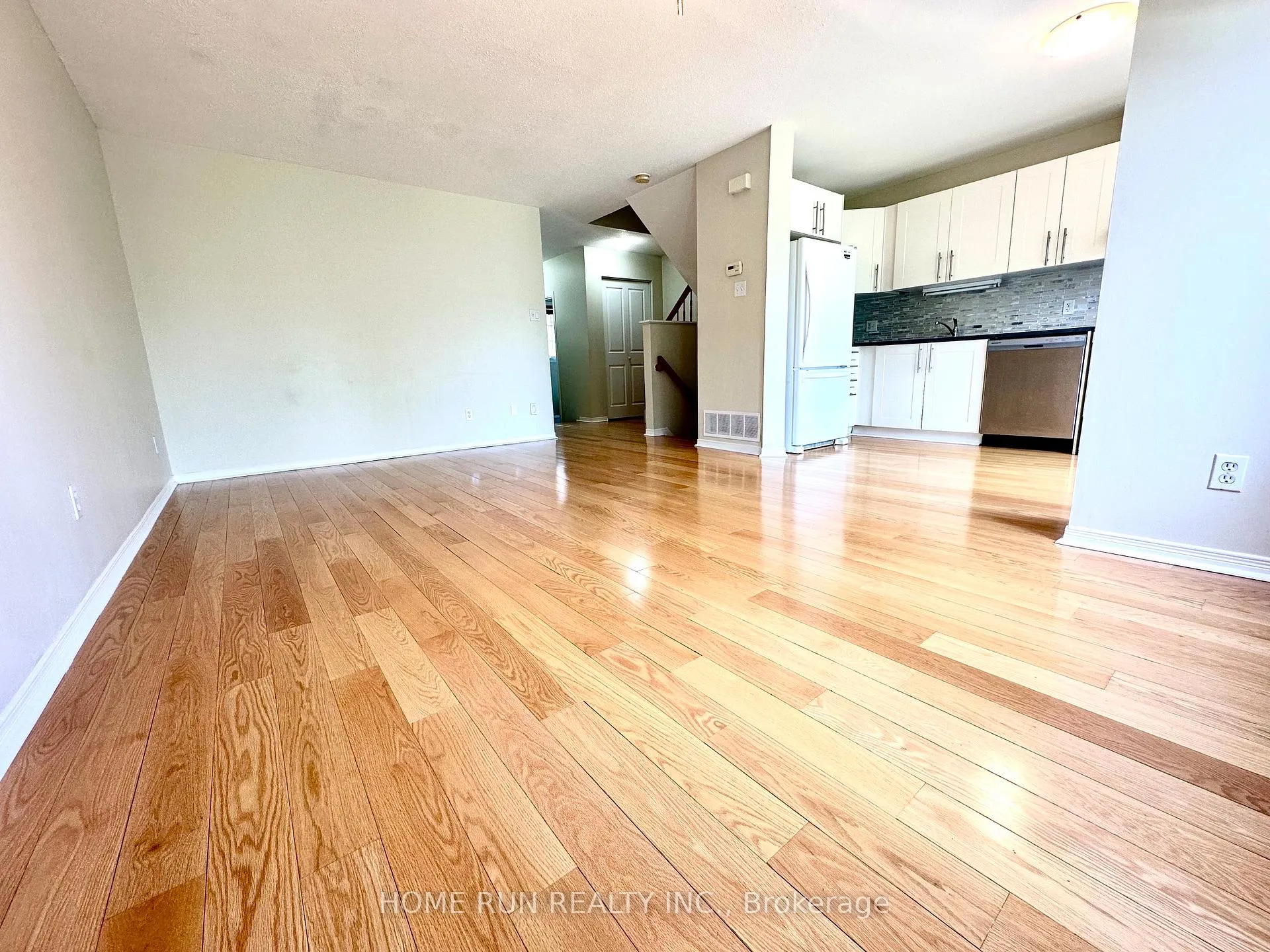 Photo 7 of 135 Kinross Private, Ottawa, Kanata - Morgan's Grant/South March — HOMEH