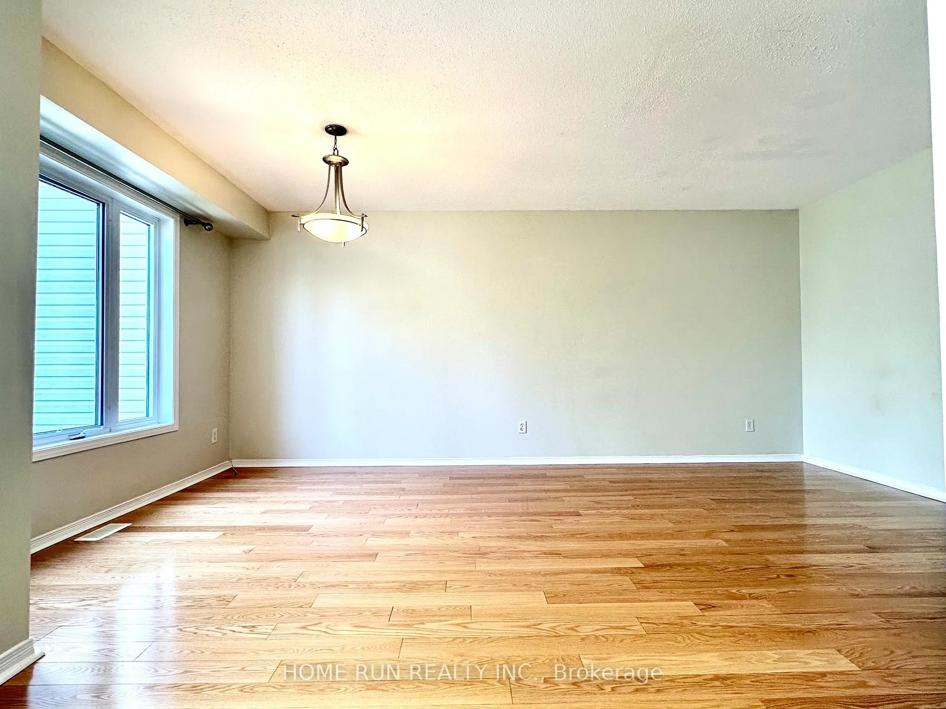 Photo 11 of 135 Kinross Private, Ottawa, Kanata - Morgan's Grant/South March — HOMEH