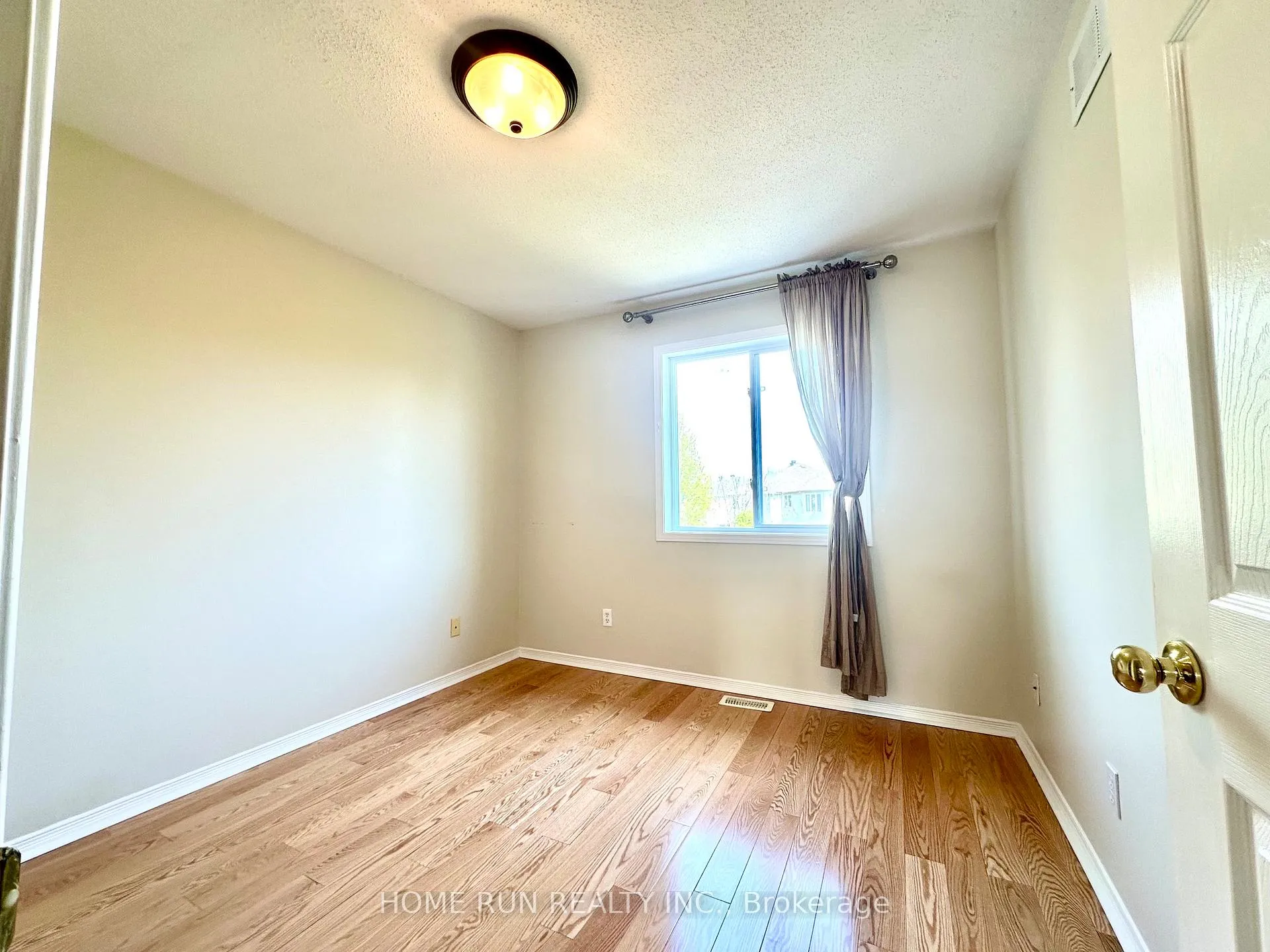 Photo 13 of 135 Kinross Private, Ottawa, Kanata - Morgan's Grant/South March — HOMEH