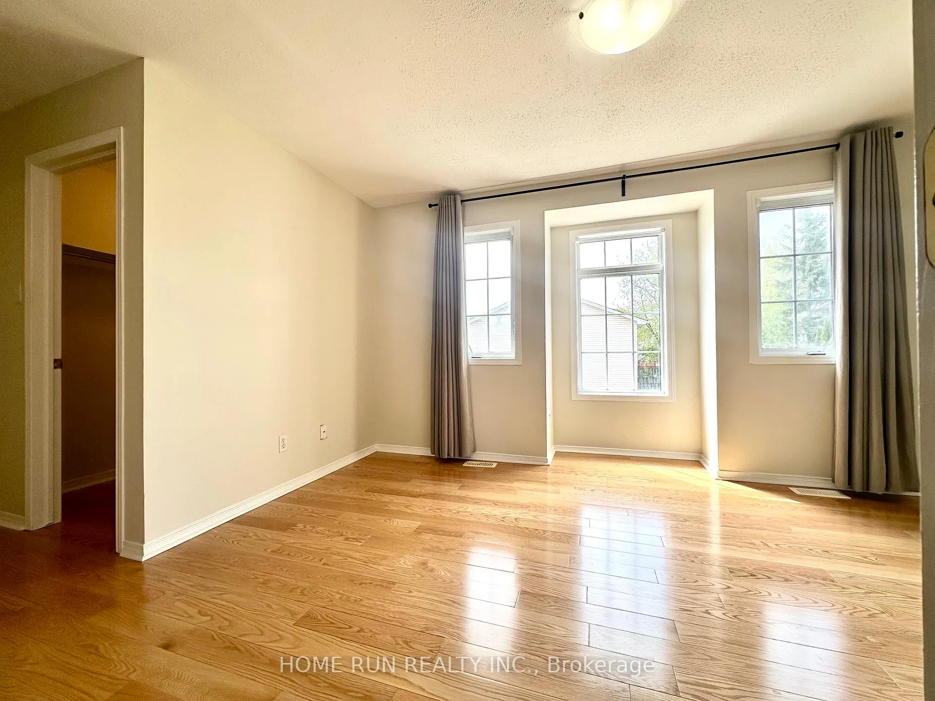 Photo 16 of 135 Kinross Private, Ottawa, Kanata - Morgan's Grant/South March — HOMEH