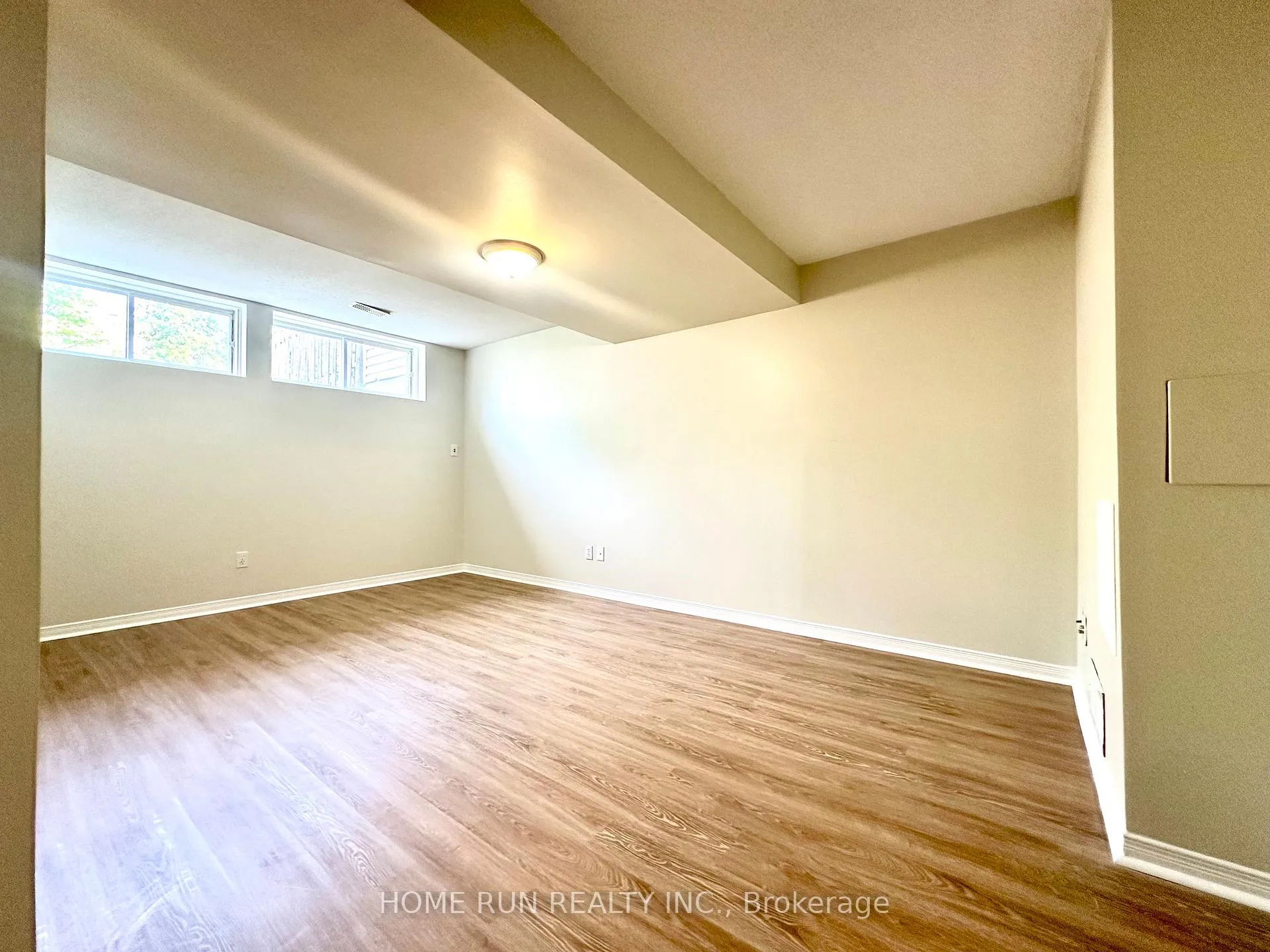 Photo 18 of 135 Kinross Private, Ottawa, Kanata - Morgan's Grant/South March — HOMEH