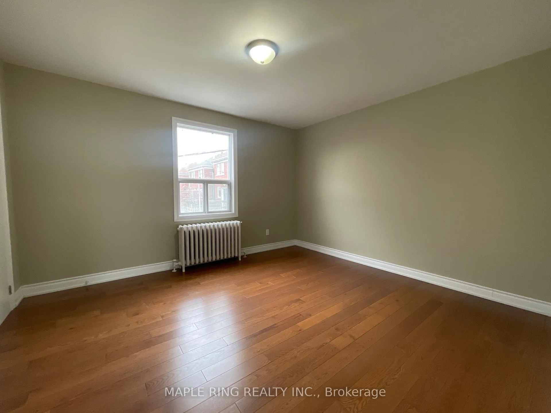 Photo 4 of Unit 7, 12 Dwight Avenue, Etobicoke, New Toronto — HOMEH