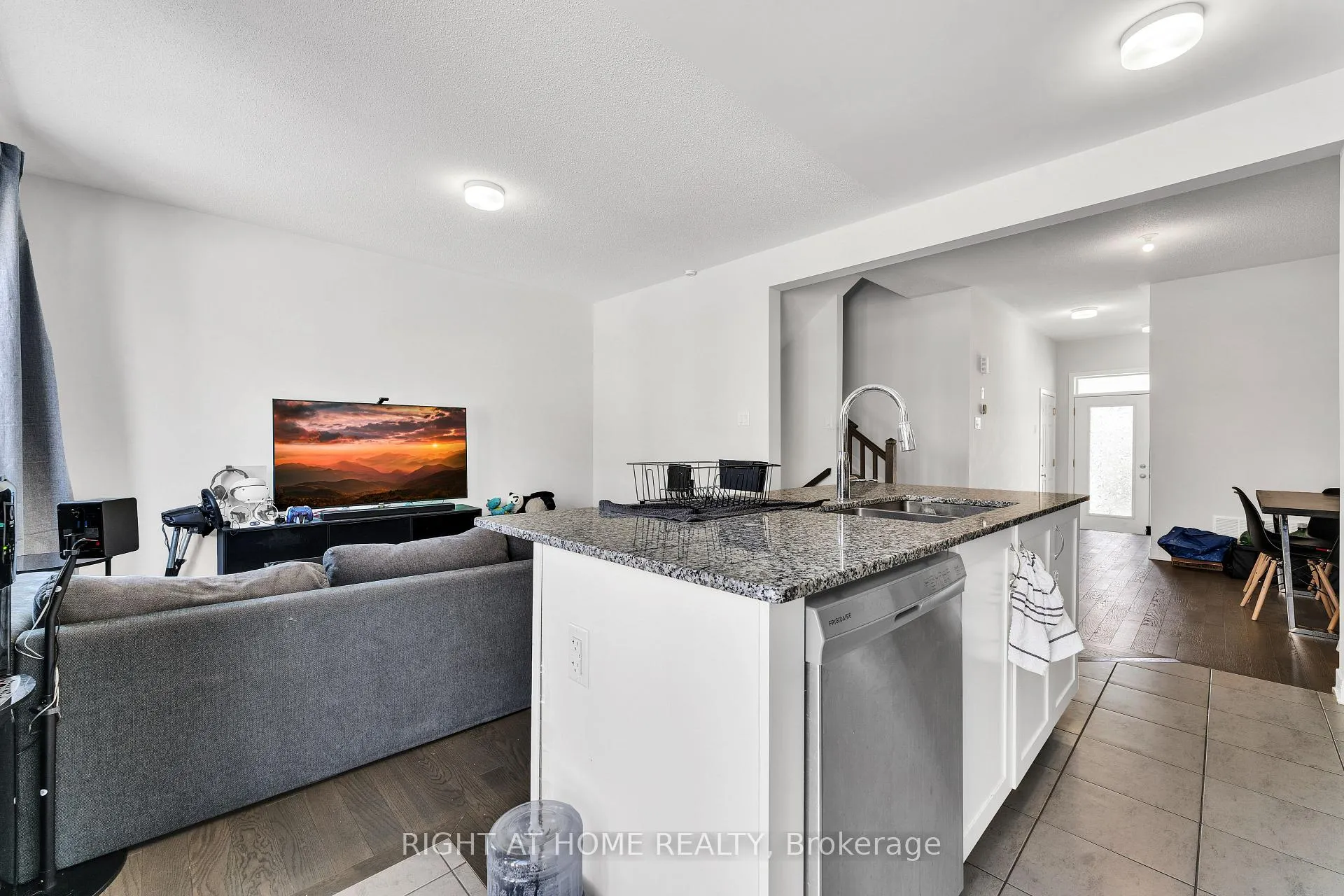 Photo 11 of 67 Kindred Row, Ottawa, Stittsville (North) — HOMEH