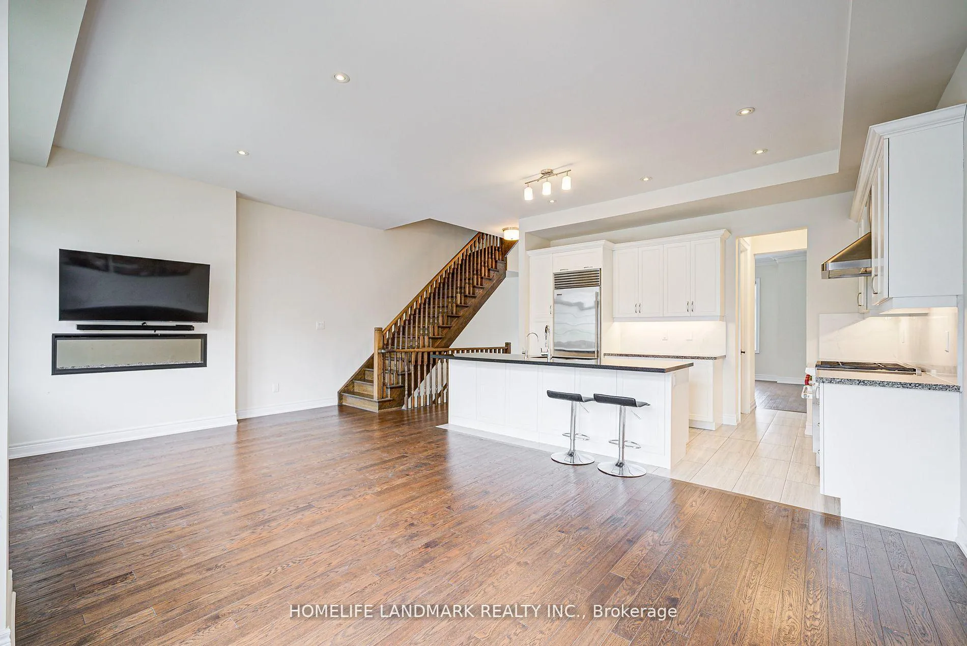 Photo 5 of 8 Creekvally Lane, Markham, Rural Markham — HOMEH