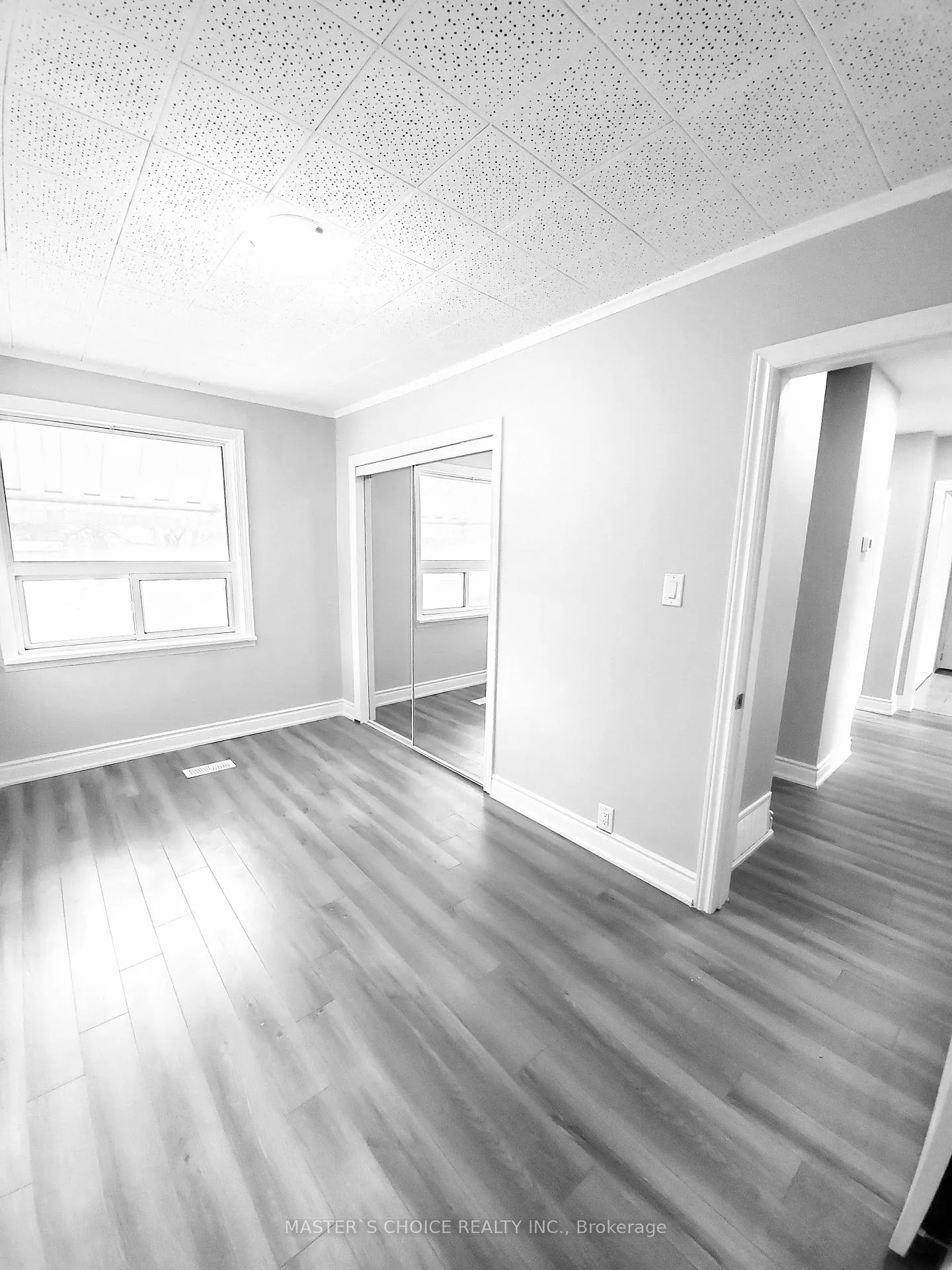 Photo 5 of 66 Beech Street, Brampton, Downtown Brampton — HOMEH