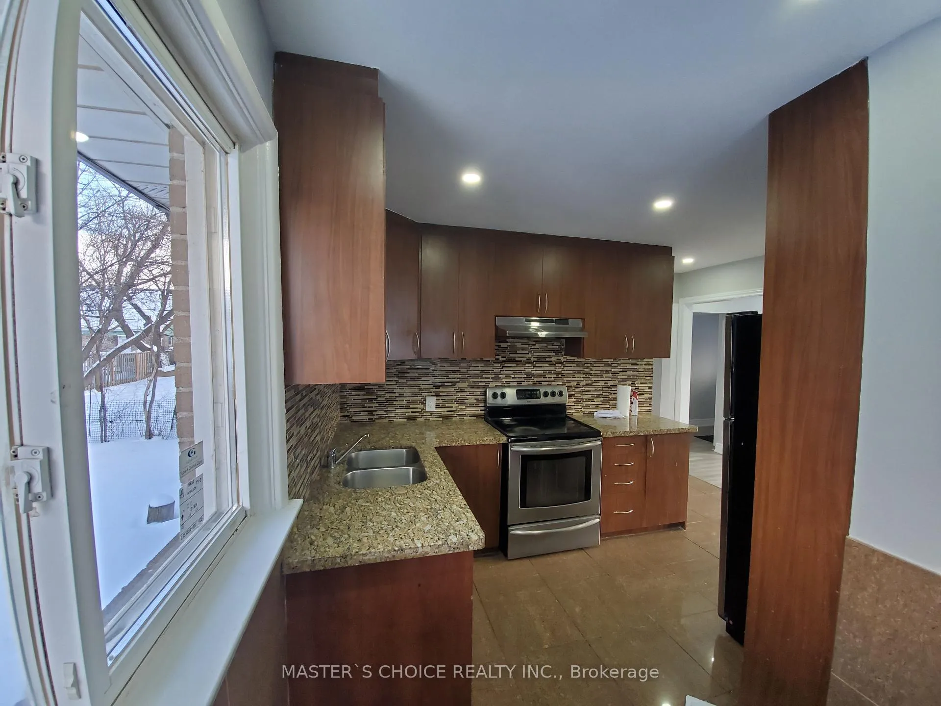 Photo 7 of 66 Beech Street, Brampton, Downtown Brampton — HOMEH