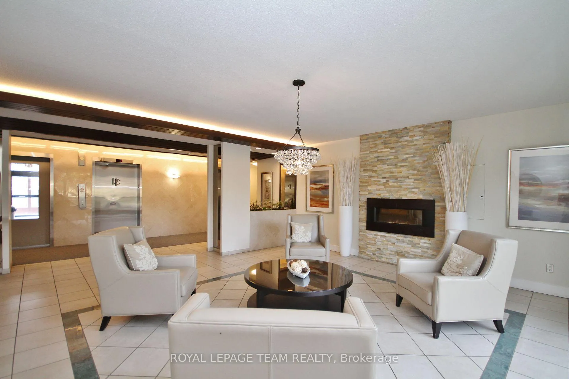 Photo 3 of Unit 2701, 1025 Richmond Road, Ottawa, Woodroffe — HOMEH