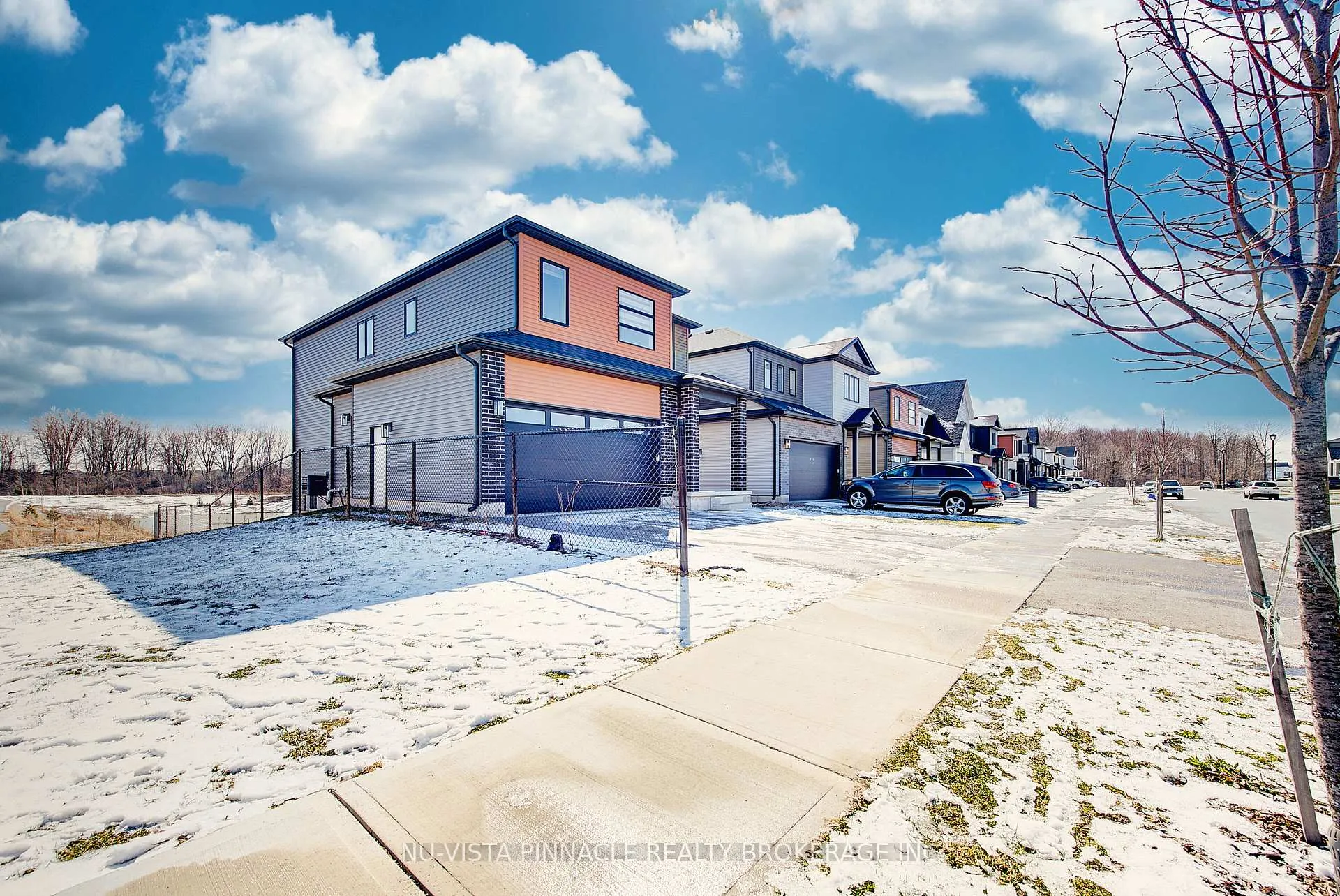Photo 3 of 1377 Twilite Boulevard, London, North S — HOMEH