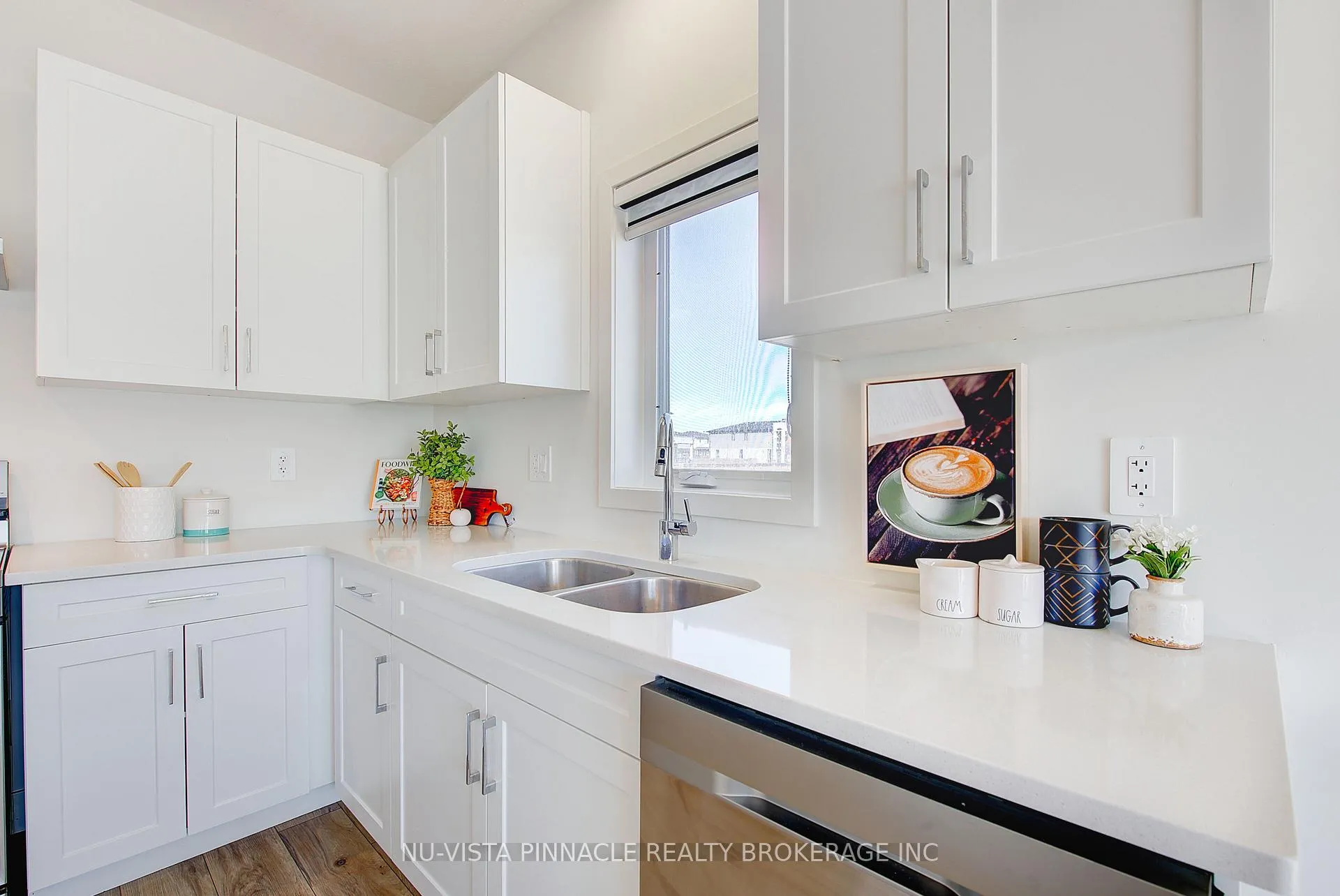 Photo 13 of 1377 Twilite Boulevard, London, North S — HOMEH
