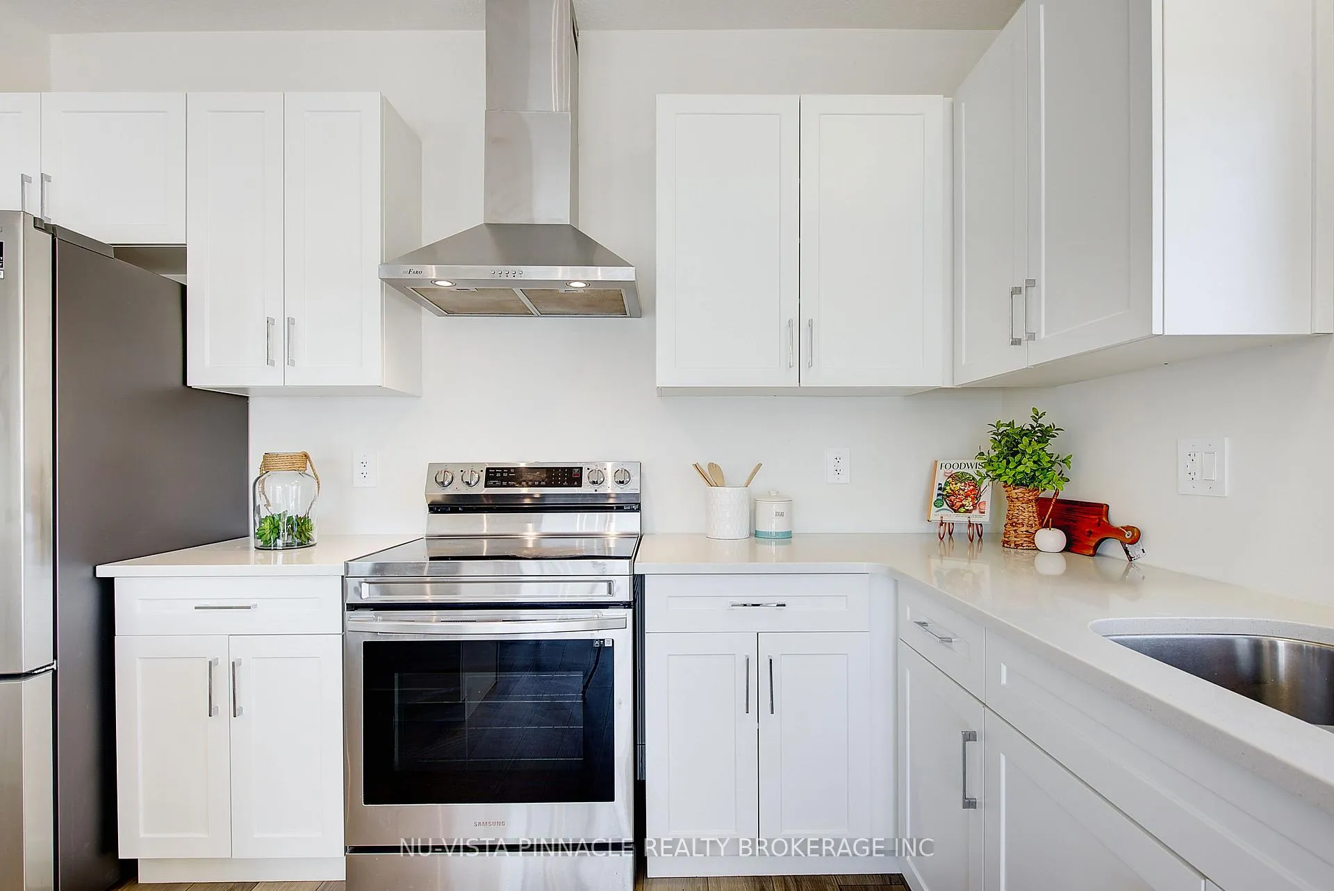 Photo 14 of 1377 Twilite Boulevard, London, North S — HOMEH