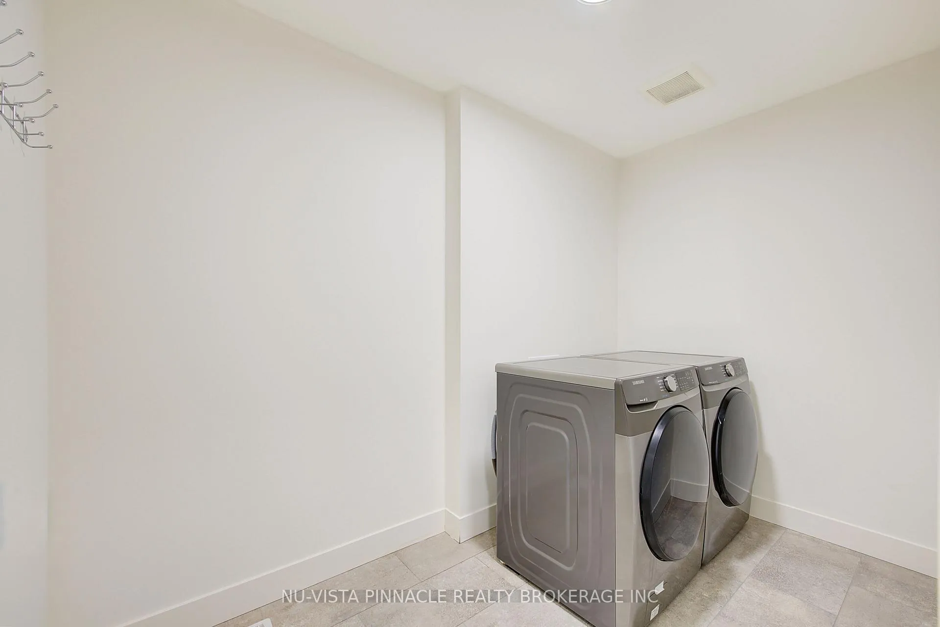 Photo 23 of 1377 Twilite Boulevard, London, North S — HOMEH