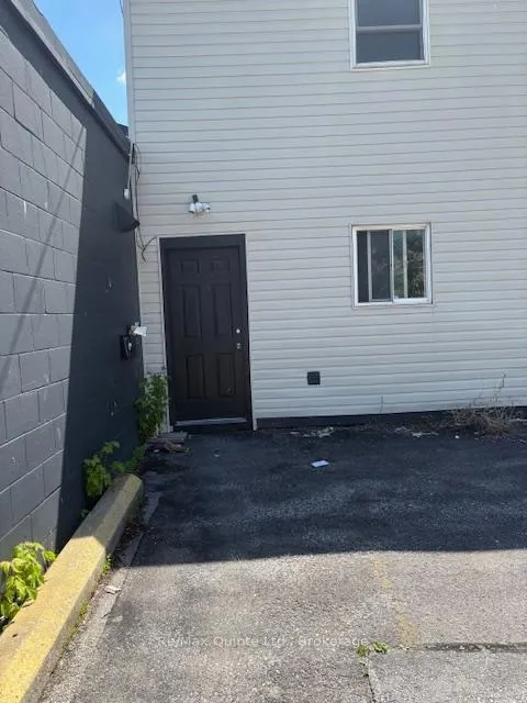 Front of Unit 2, 19 Alberta Street