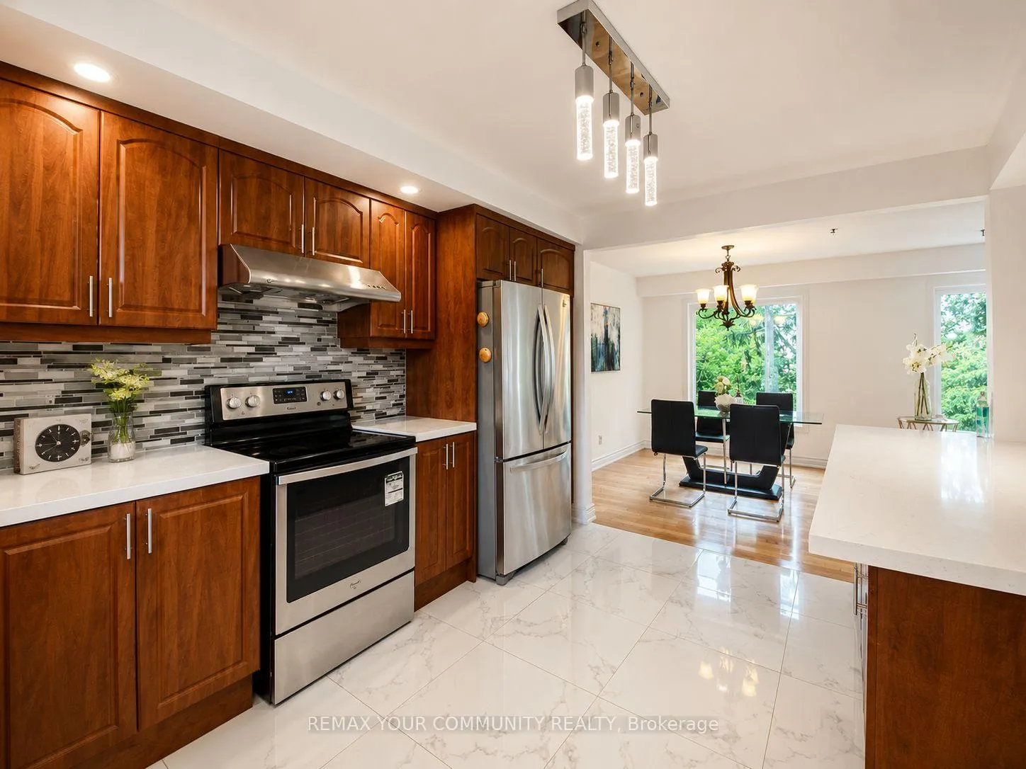 Photo 4 of 126 Simonston Boulevard, Markham, German Mills — HOMEH