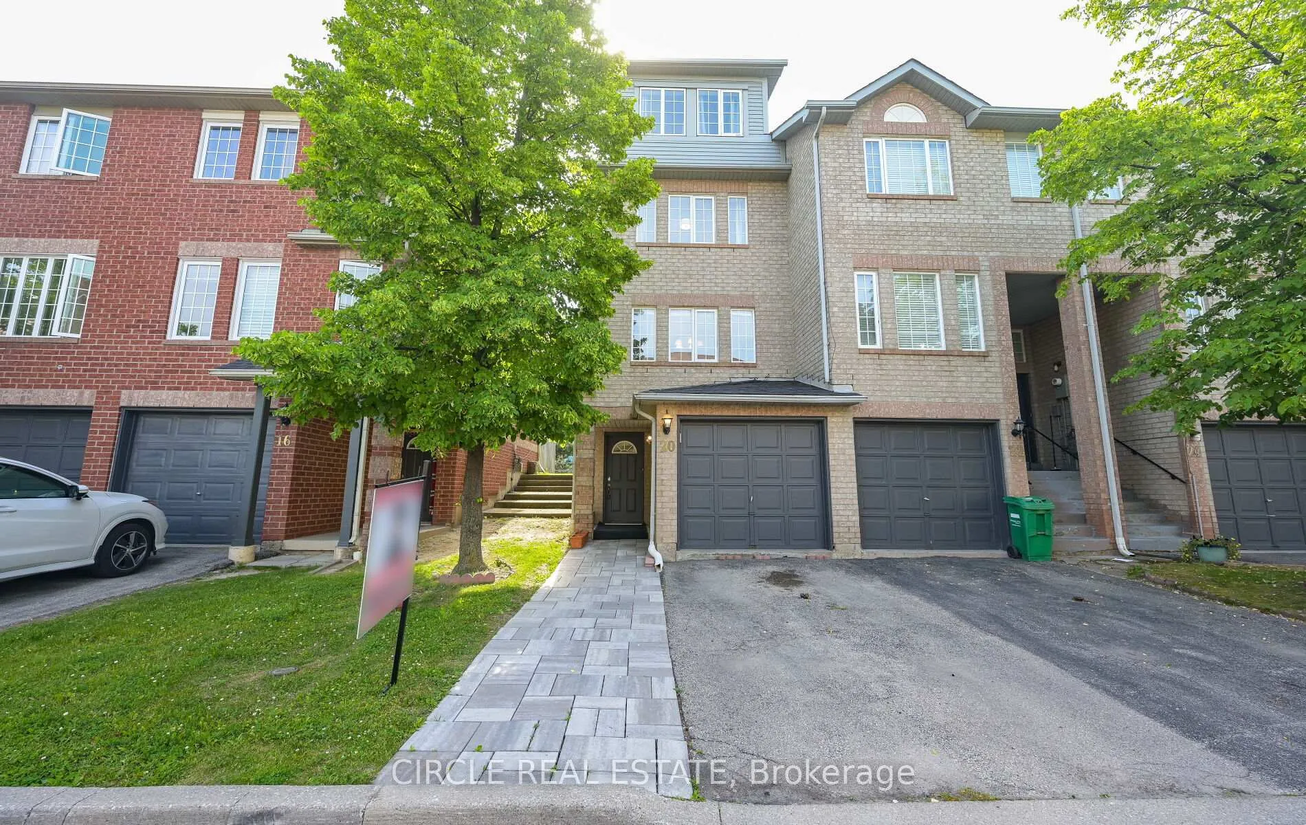 Front of Unit 20, 20 Spadina Road