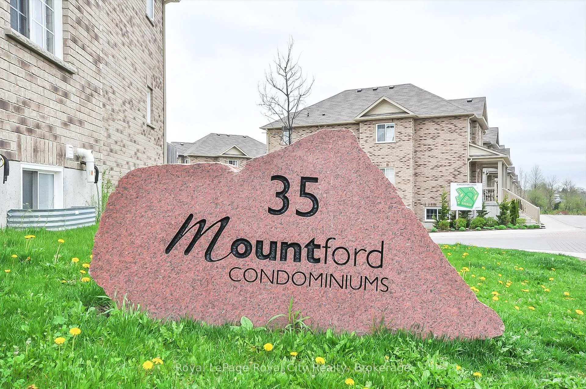 Photo 1 of Unit 85, 35 Mountford Drive, Guelph, Grange Road — HOMEH