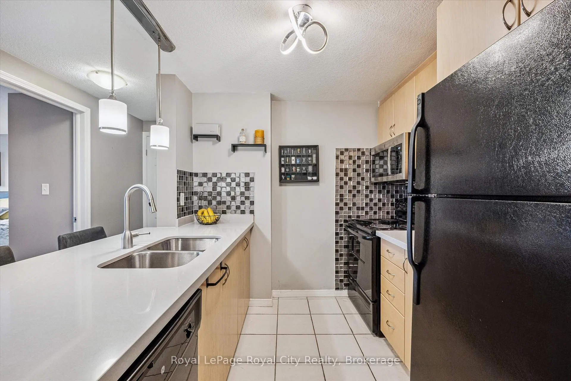 Photo 5 of Unit 85, 35 Mountford Drive, Guelph, Grange Road — HOMEH