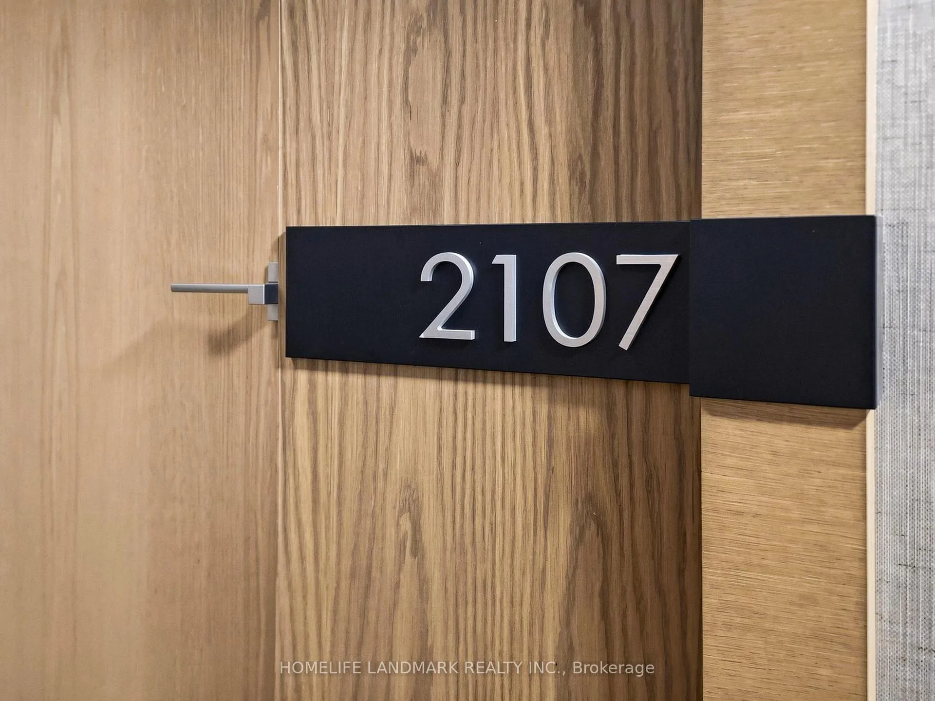 Photo 4 of Unit 2107, 18 Uptown Drive, Markham, Unionville — HOMEH
