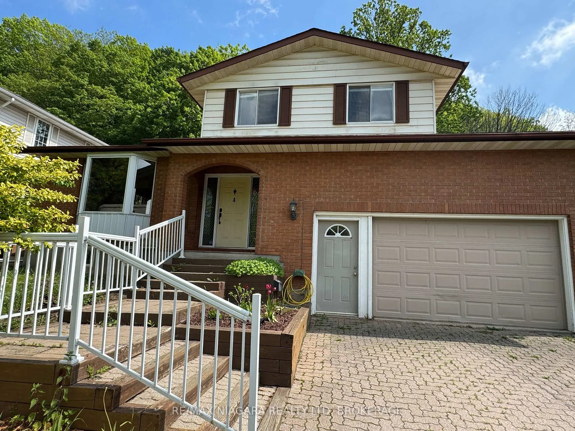 Photo 1 of Unit Upper, 4 Trillium Lane, St. Catharines, Glendale/Glenridge — HOMEH