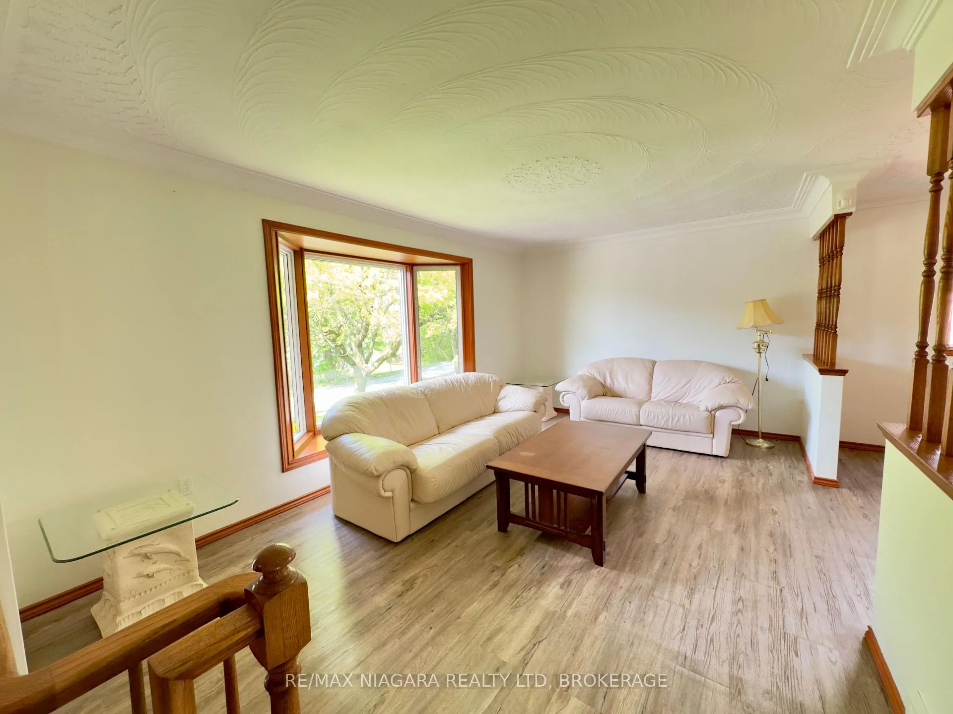 Photo 4 of Unit Upper, 4 Trillium Lane, St. Catharines, Glendale/Glenridge — HOMEH