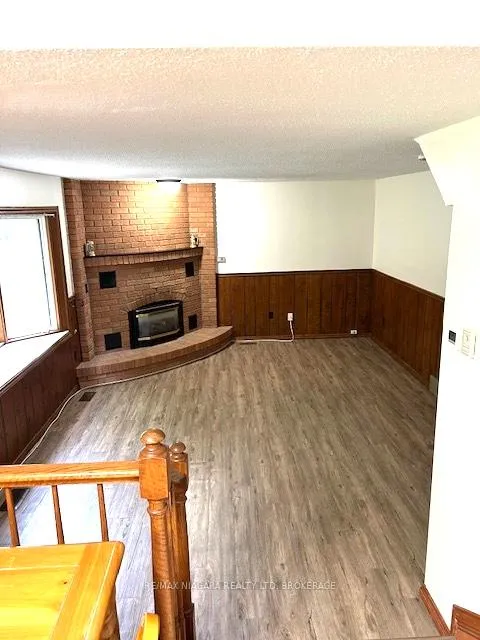Photo 7 of Unit Upper, 4 Trillium Lane, St. Catharines, Glendale/Glenridge — HOMEH