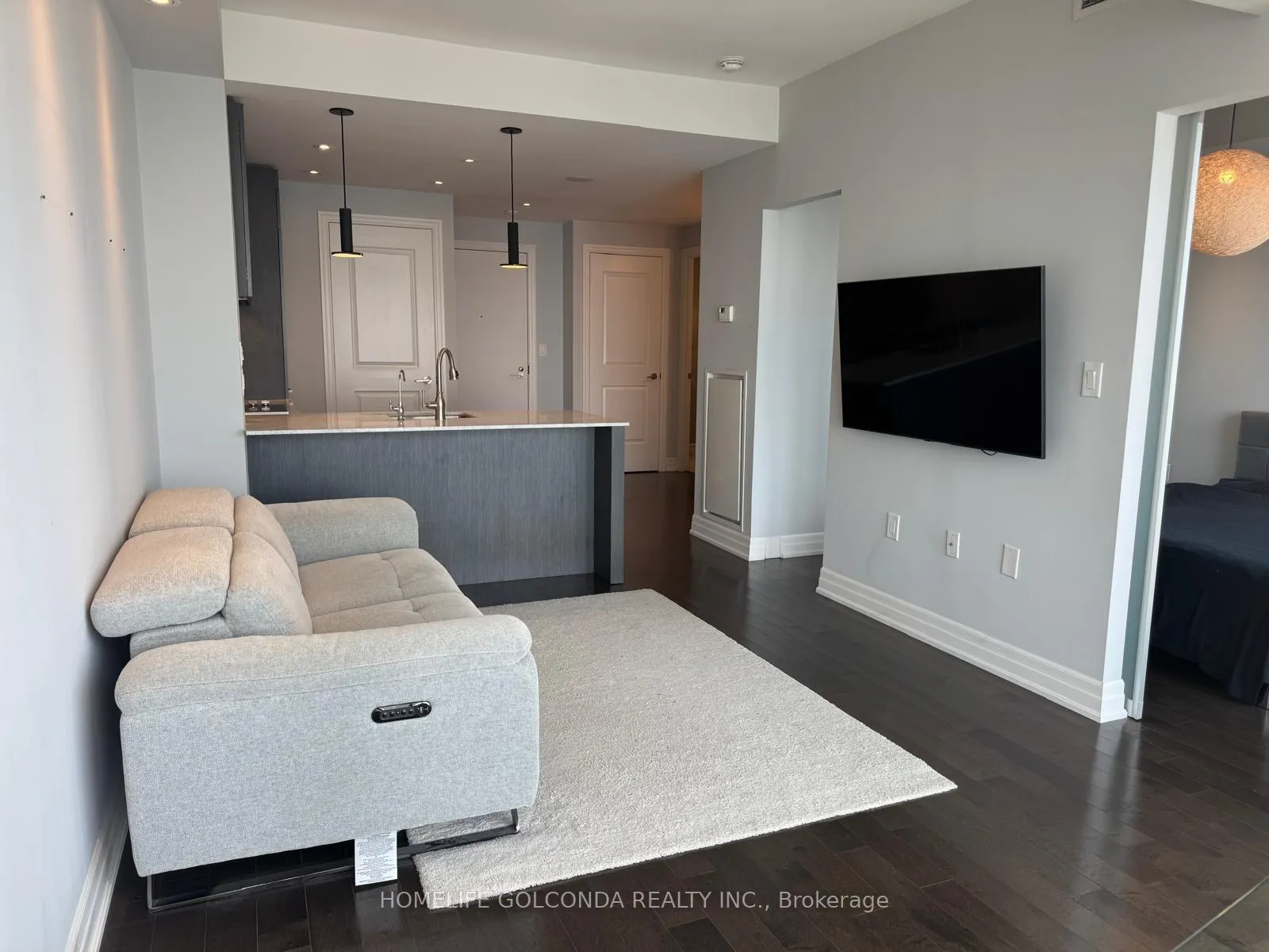 Photo 4 of Unit 5101, 8 The Esplanade, Toronto, Waterfront Communities — HOMEH