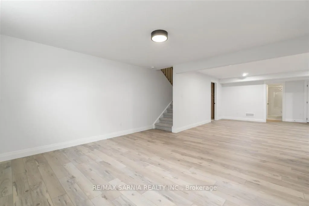 Photo 26 of 601 Sweetbay Crescent, Sarnia — HOMEH
