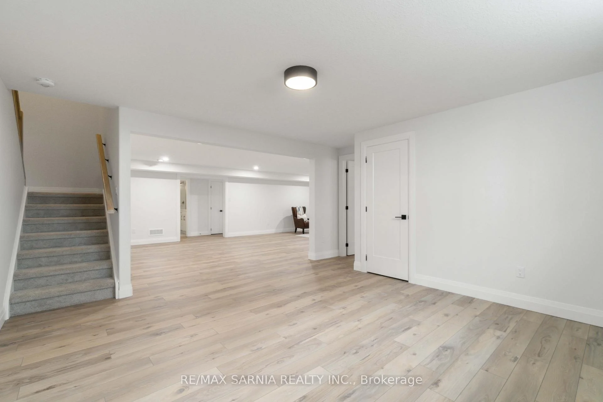 Photo 20 of 601 Sweetbay Crescent, Sarnia — HOMEH