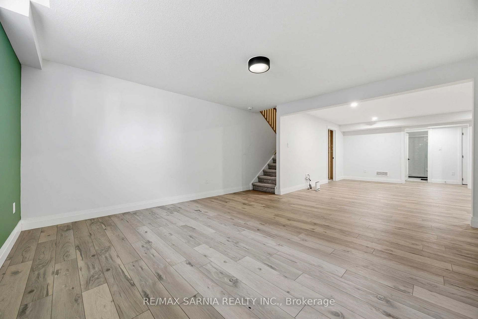Photo 21 of 601 Sweetbay Crescent, Sarnia — HOMEH