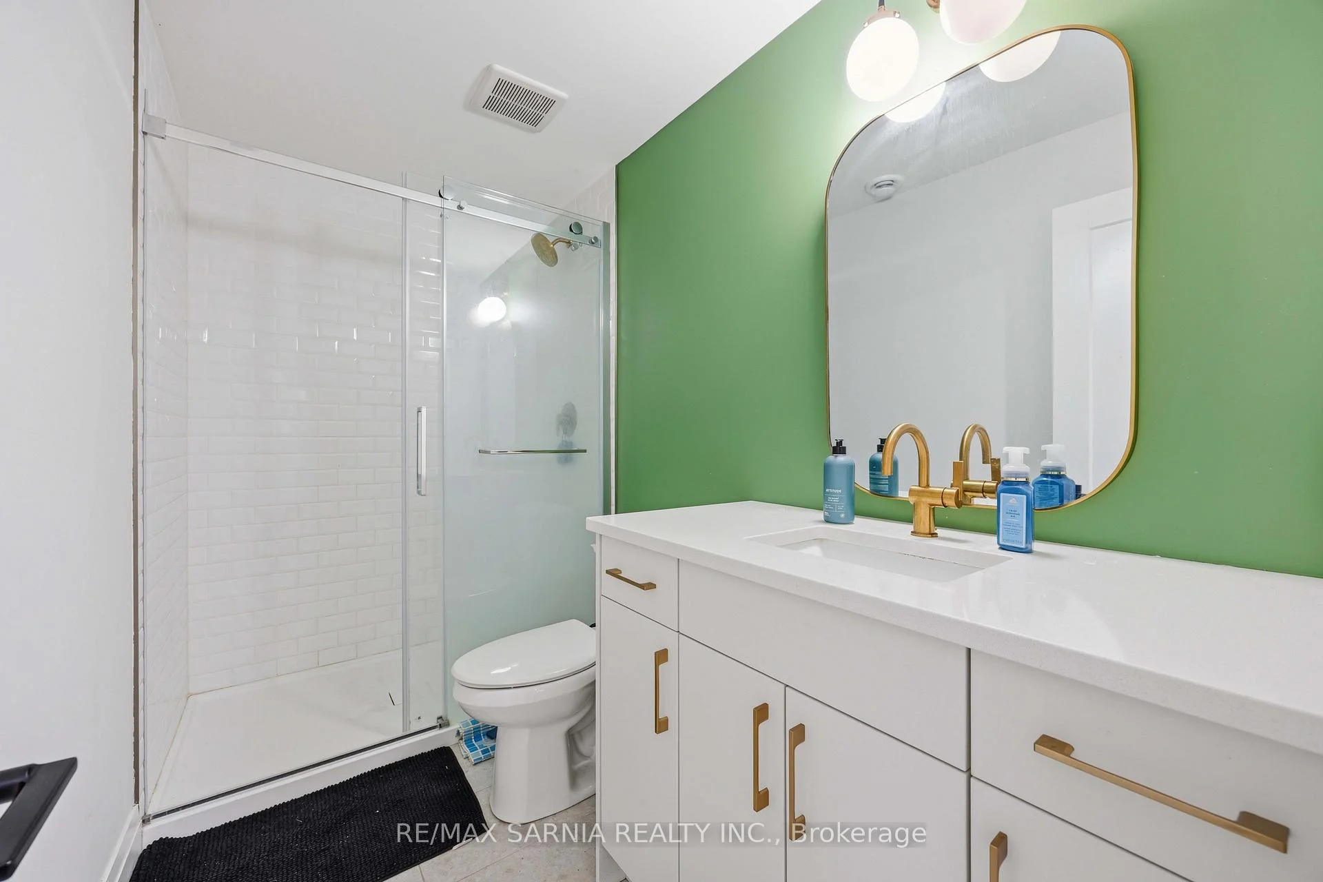Photo 24 of 601 Sweetbay Crescent, Sarnia — HOMEH