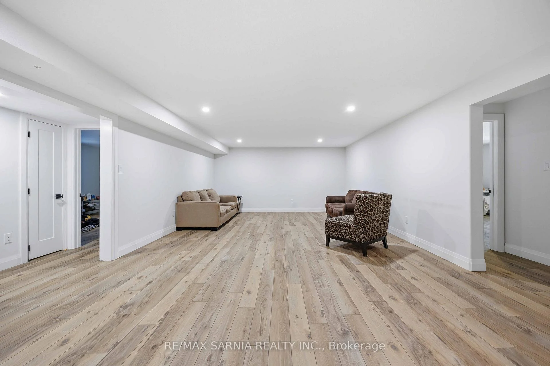Photo 25 of 601 Sweetbay Crescent, Sarnia — HOMEH