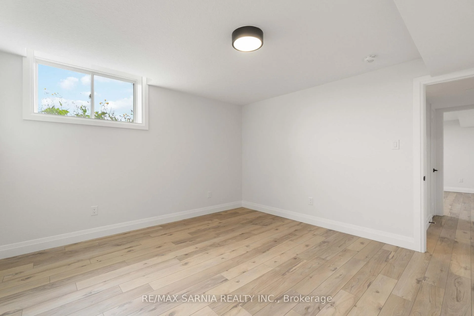 Photo 30 of 601 Sweetbay Crescent, Sarnia — HOMEH