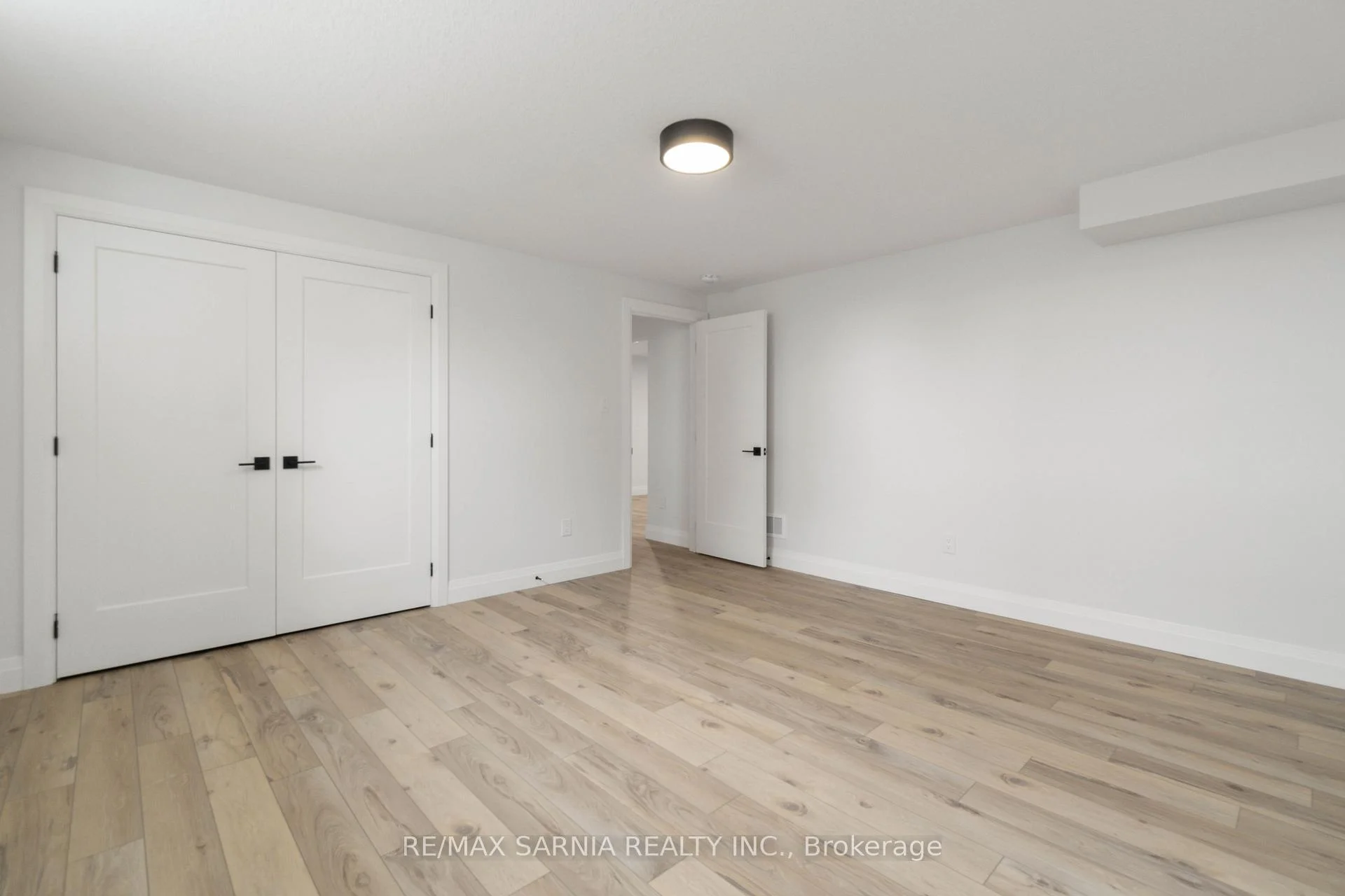 Photo 31 of 601 Sweetbay Crescent, Sarnia — HOMEH