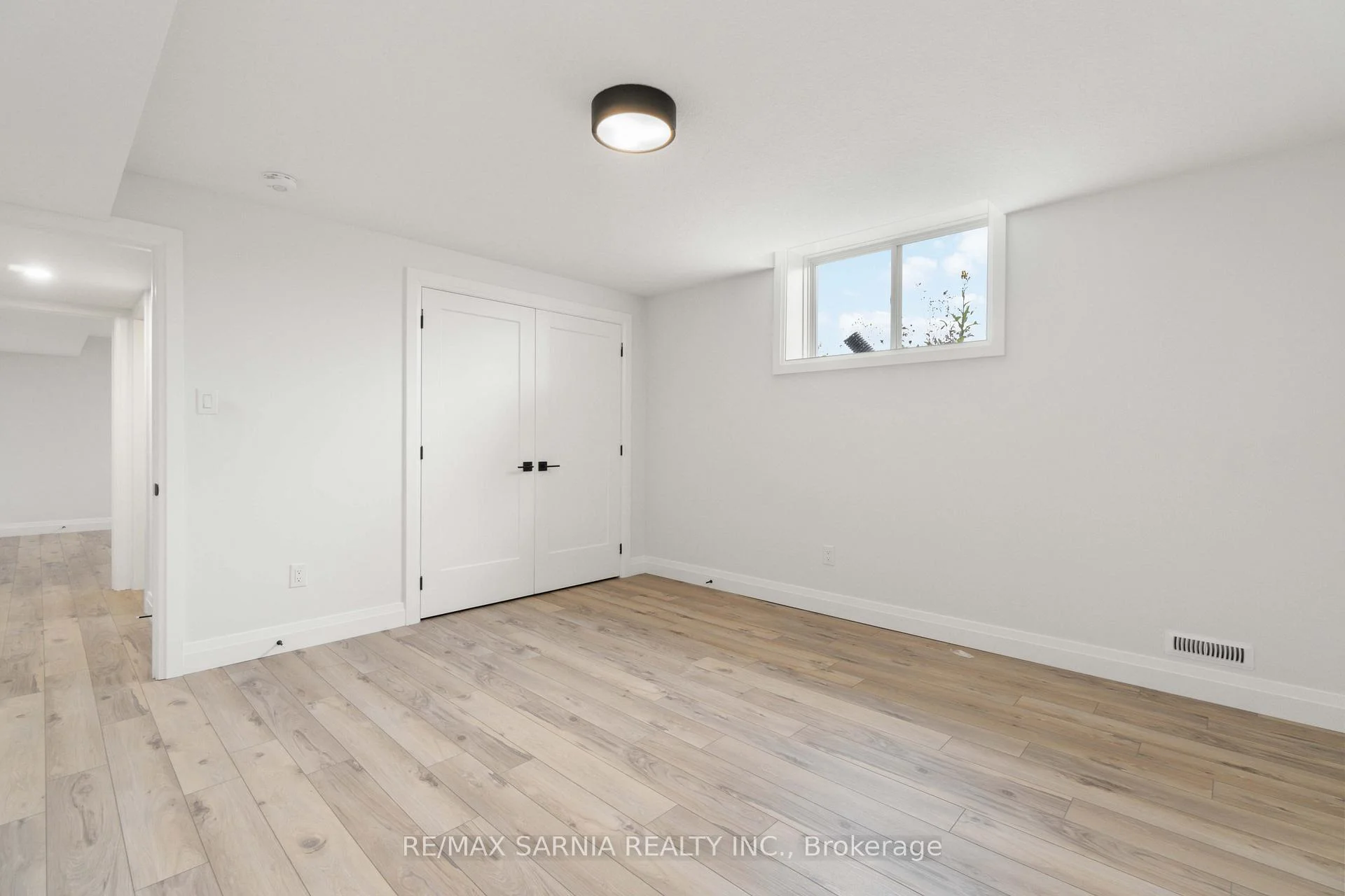 Photo 33 of 601 Sweetbay Crescent, Sarnia — HOMEH