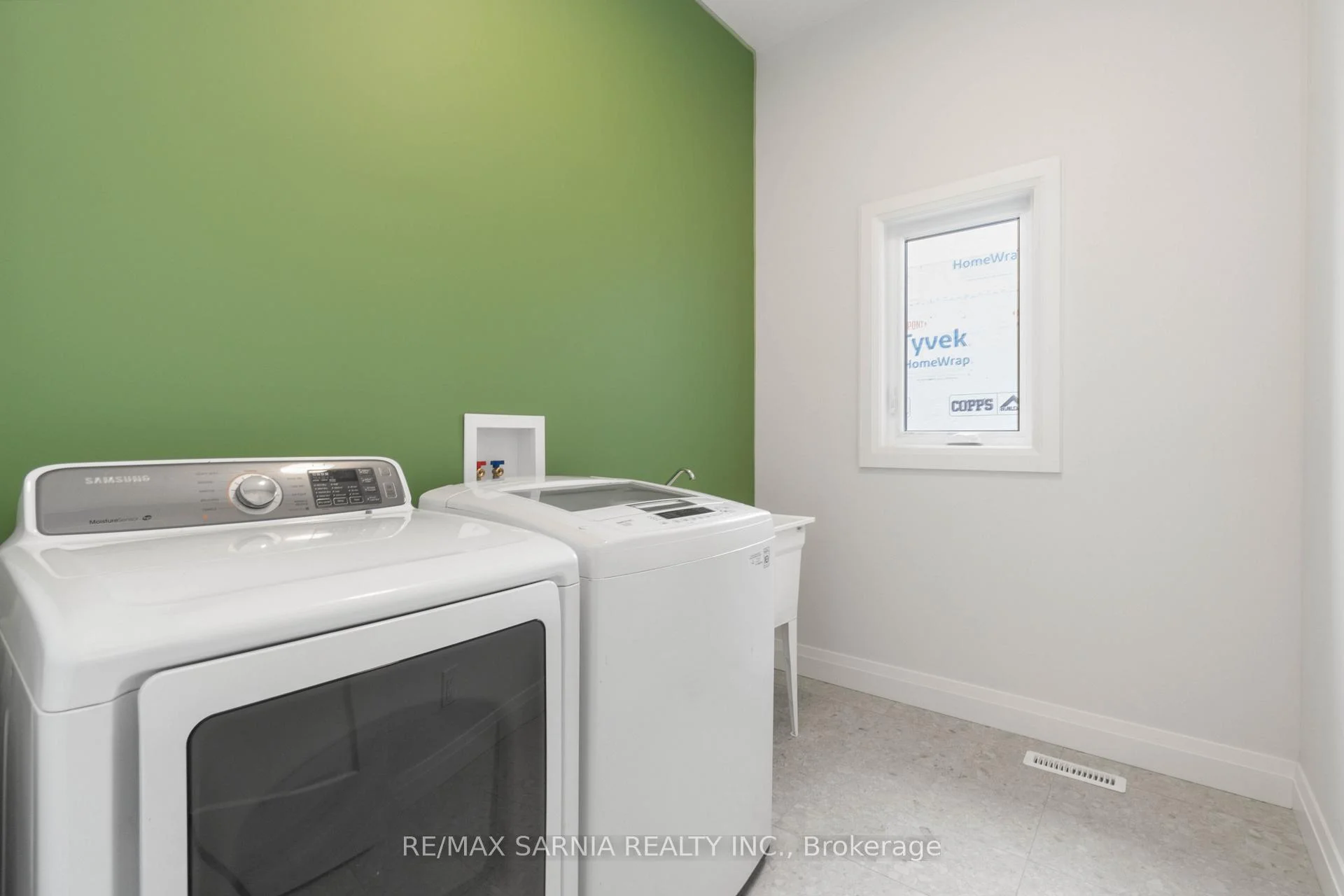 Photo 43 of 601 Sweetbay Crescent, Sarnia — HOMEH