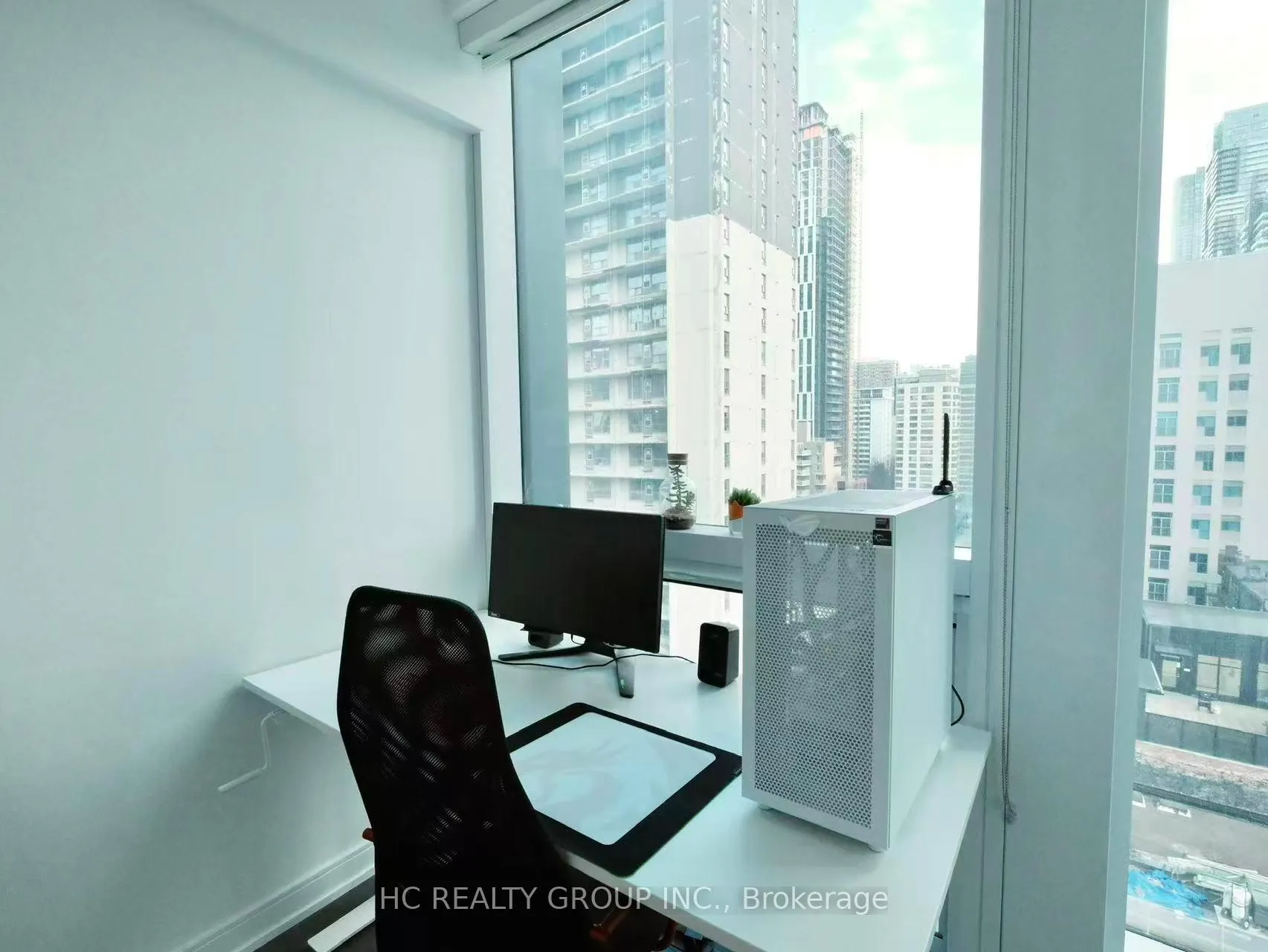 Photo 18 of Unit 809, 3 Gloucester Street, Toronto, Church-Yonge Corridor — HOMEH