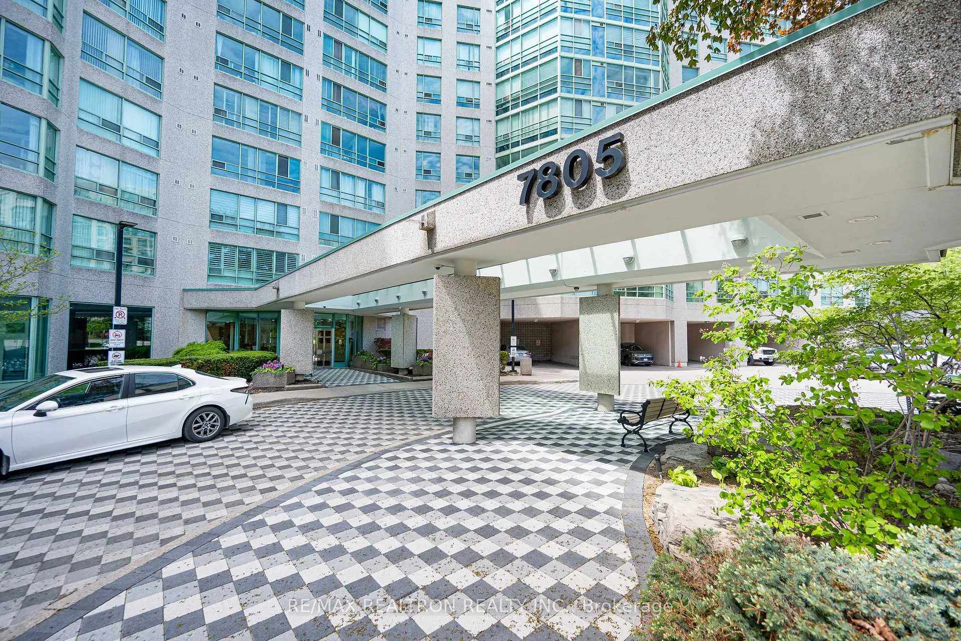 Photo 2 of Unit 910, 7805 Bayview Avenue, Markham, Aileen-Willowbrook — HOMEH
