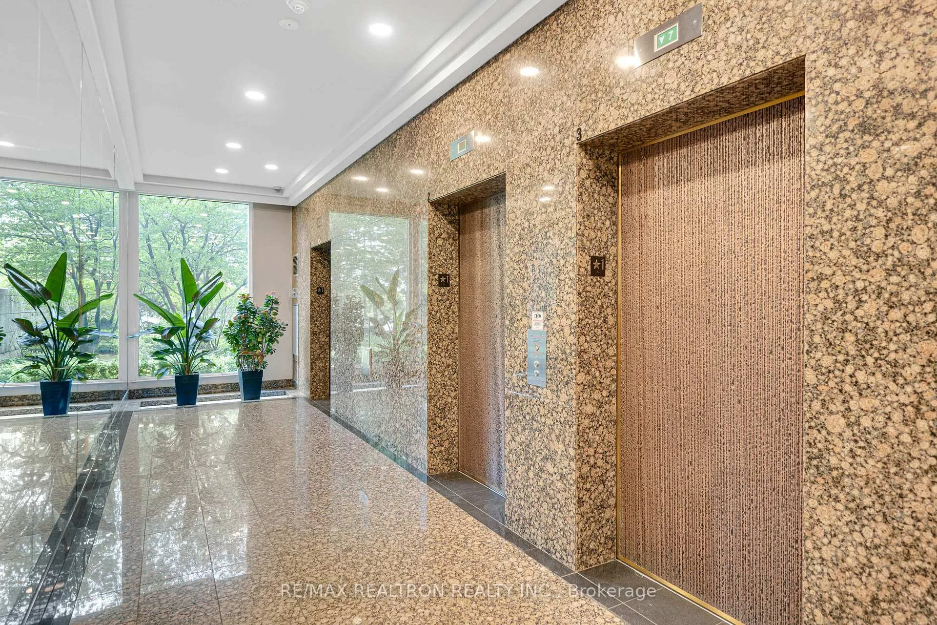 Photo 4 of Unit 910, 7805 Bayview Avenue, Markham, Aileen-Willowbrook — HOMEH
