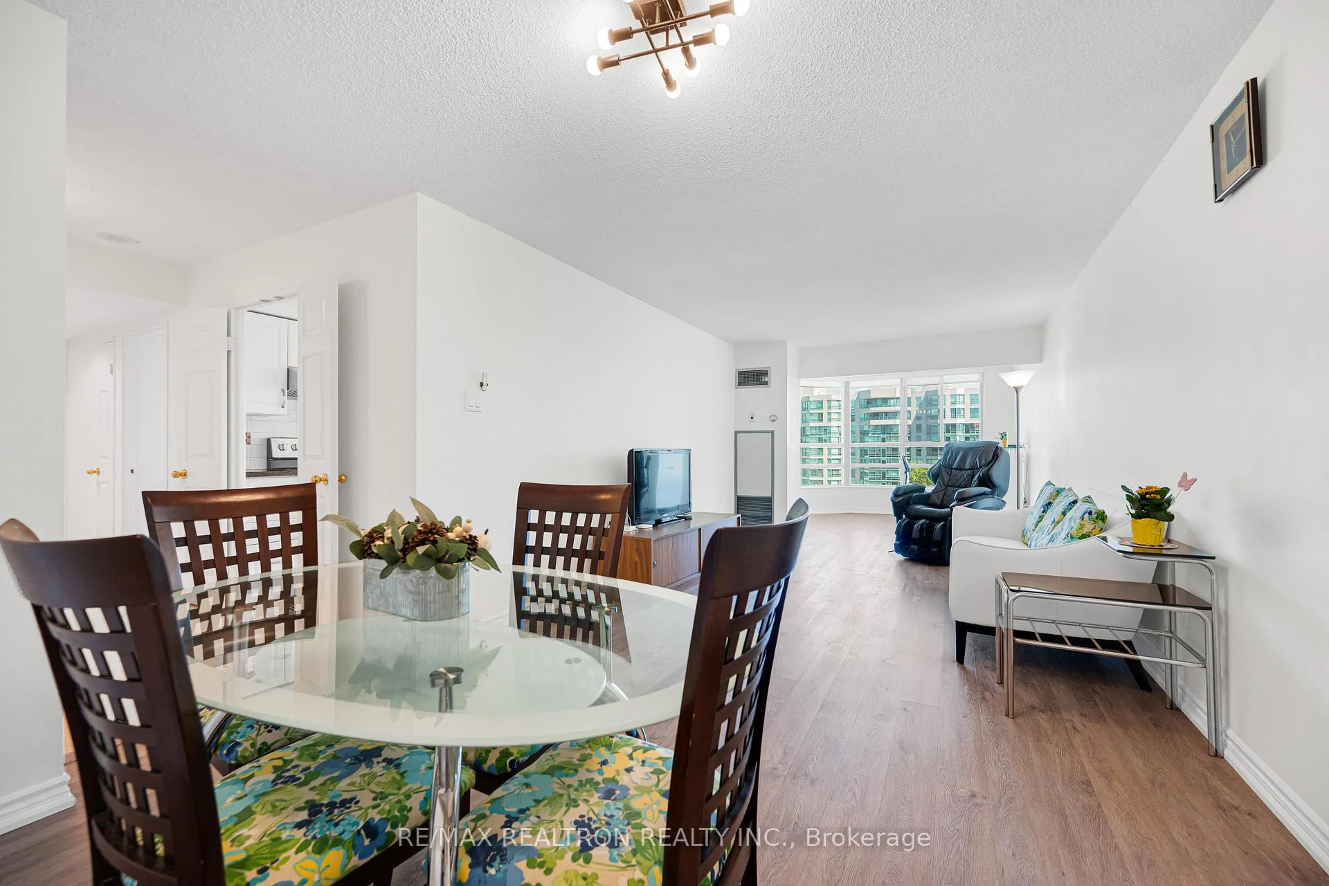 Photo 12 of Unit 910, 7805 Bayview Avenue, Markham, Aileen-Willowbrook — HOMEH