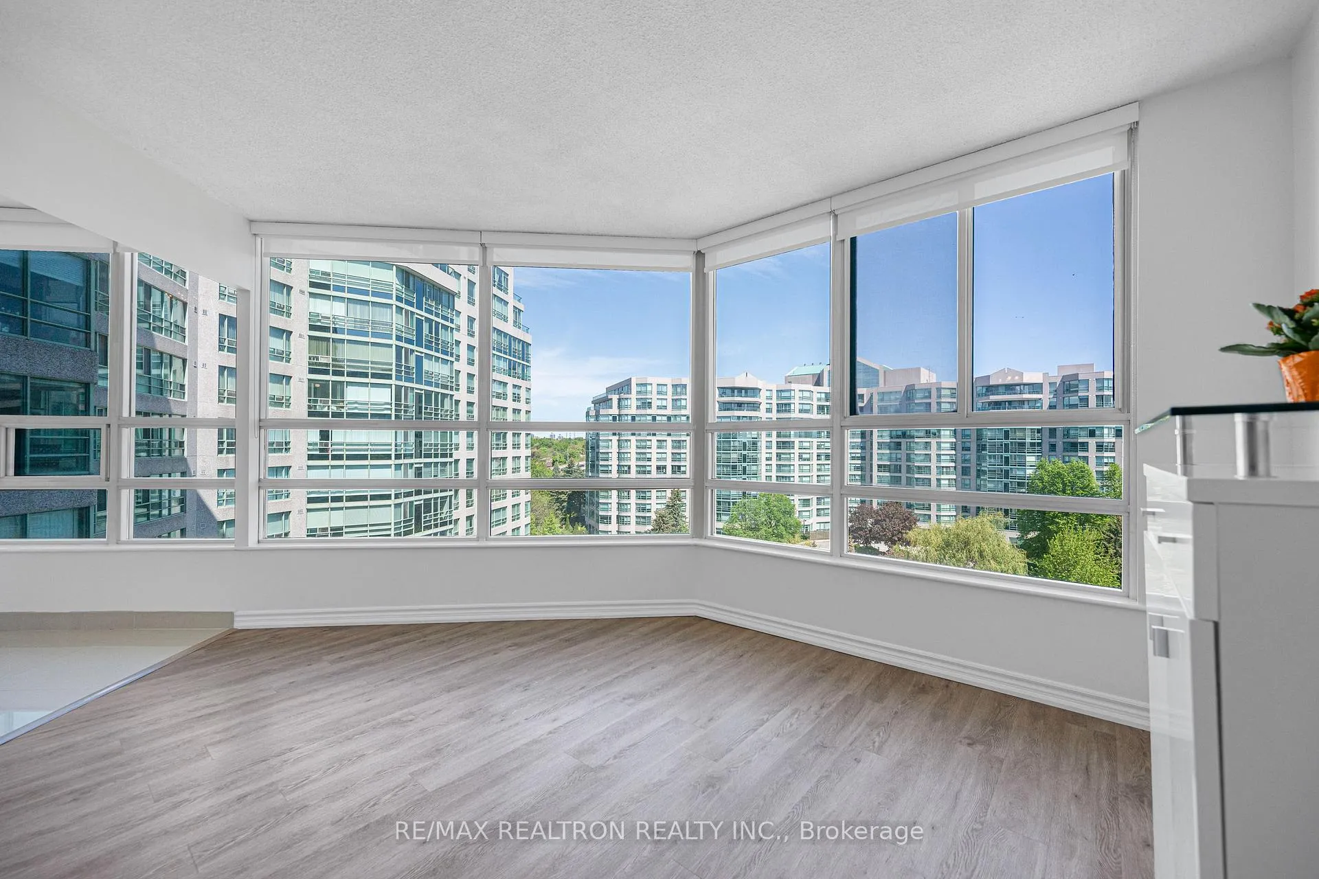 Photo 18 of Unit 910, 7805 Bayview Avenue, Markham, Aileen-Willowbrook — HOMEH
