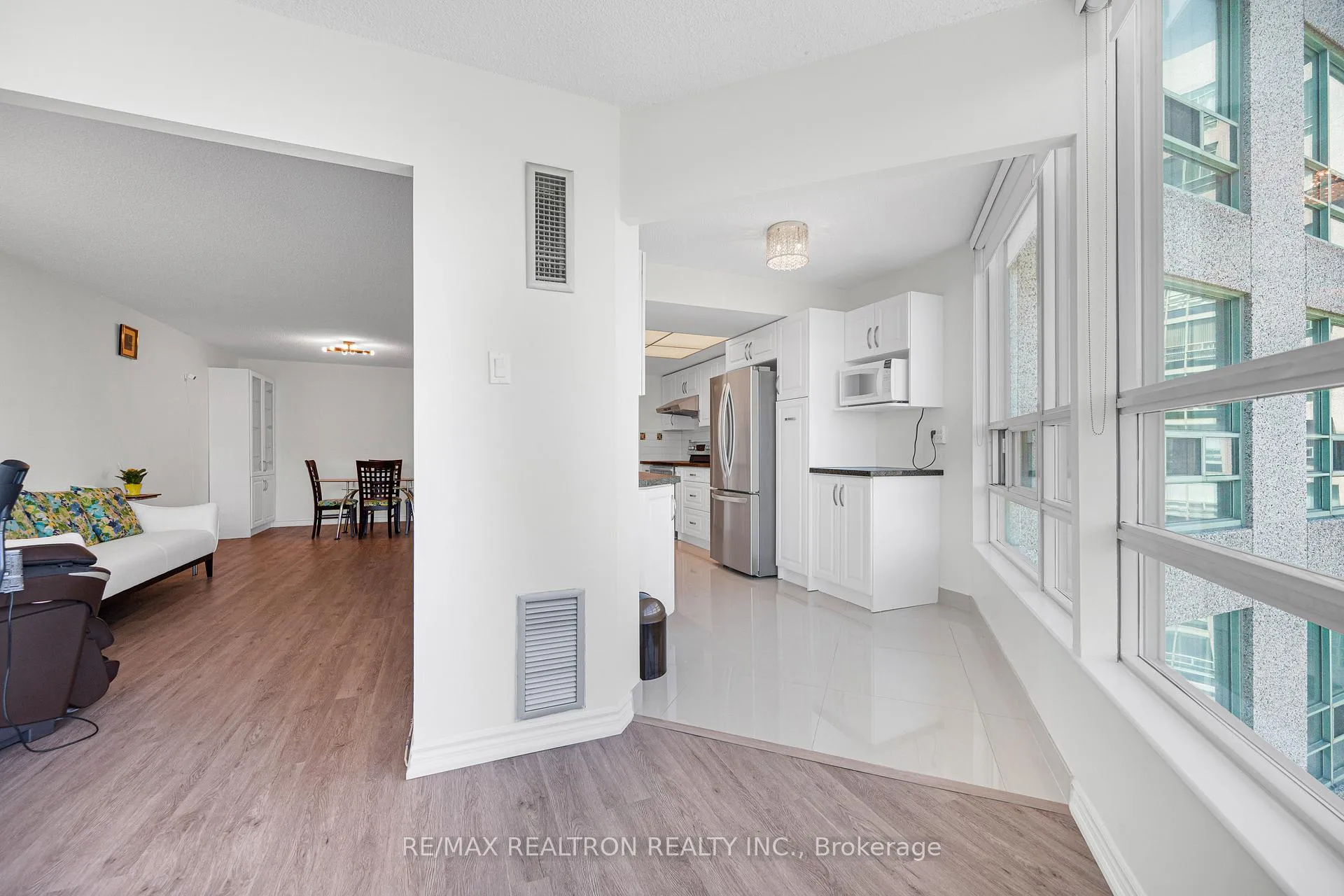 Photo 20 of Unit 910, 7805 Bayview Avenue, Markham, Aileen-Willowbrook — HOMEH